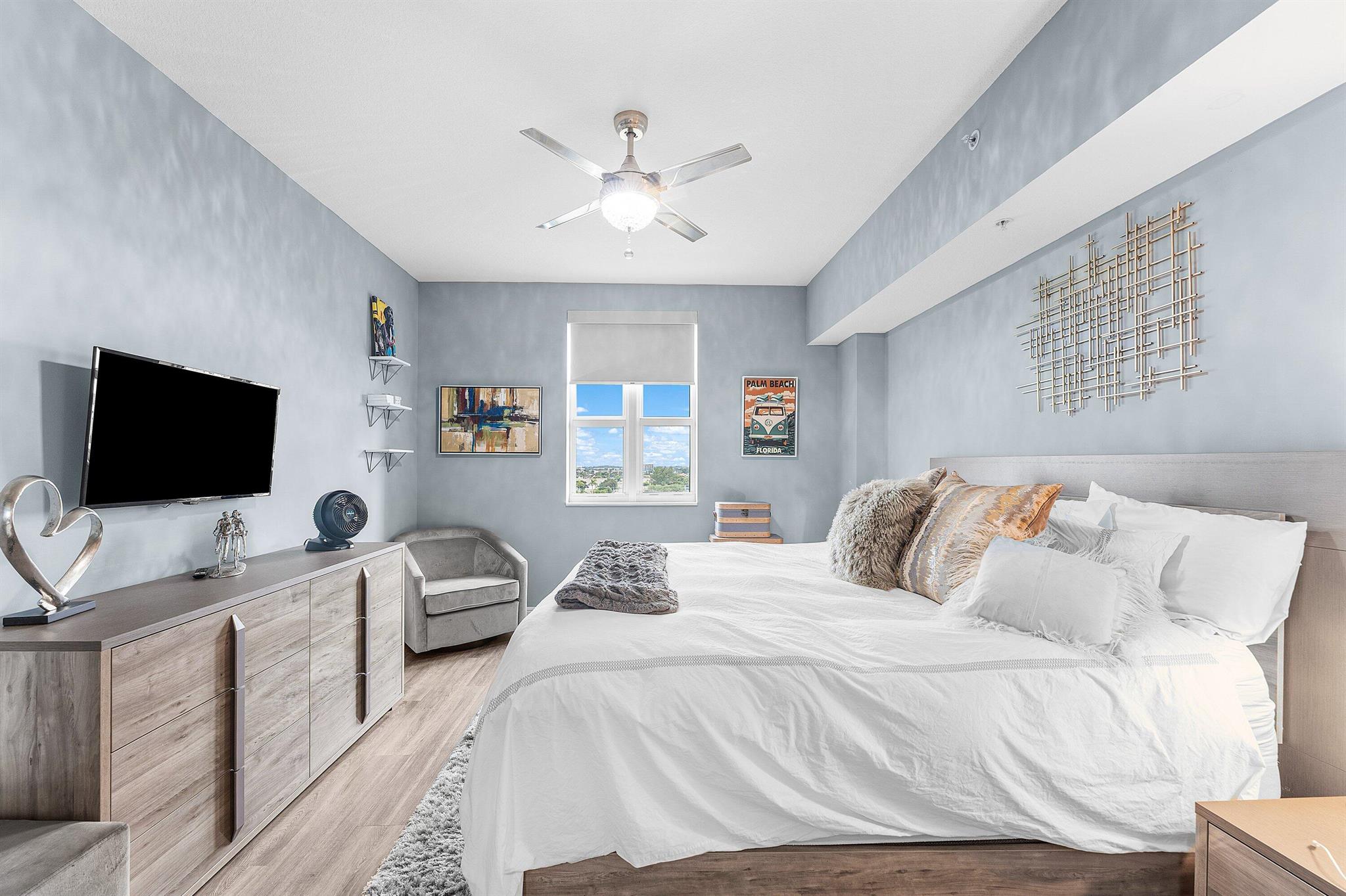 350 N Federal Highway 913