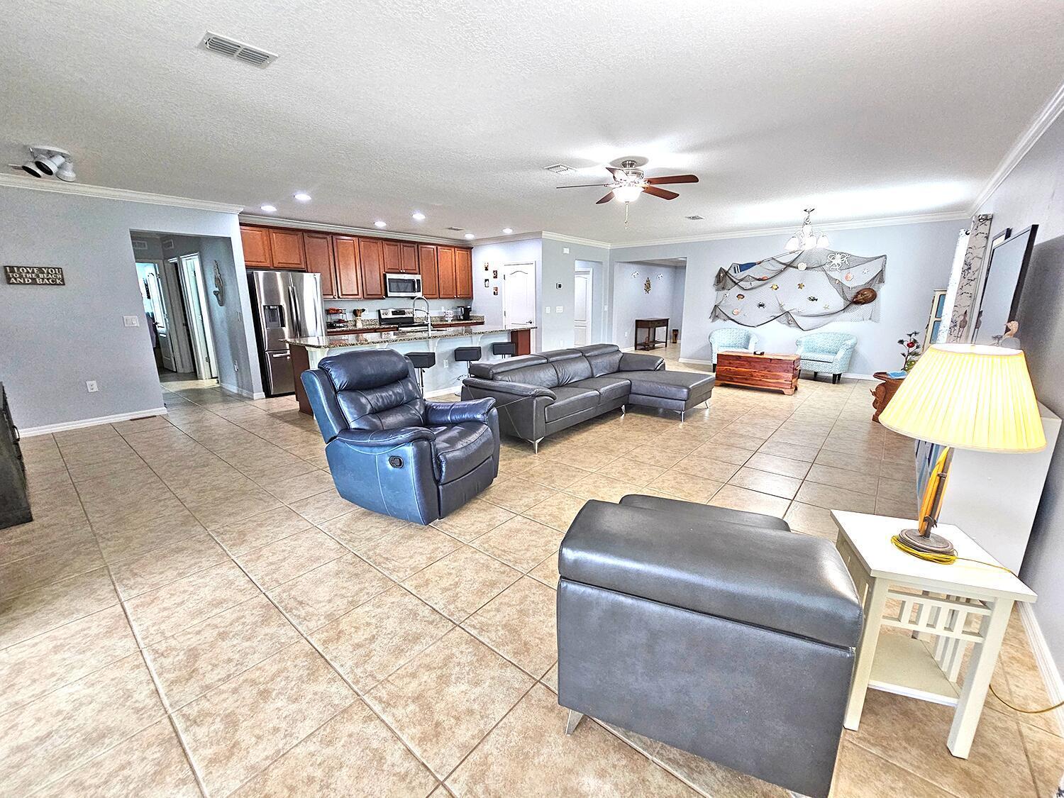 934 SW Worcester Lane, Port St. Lucie