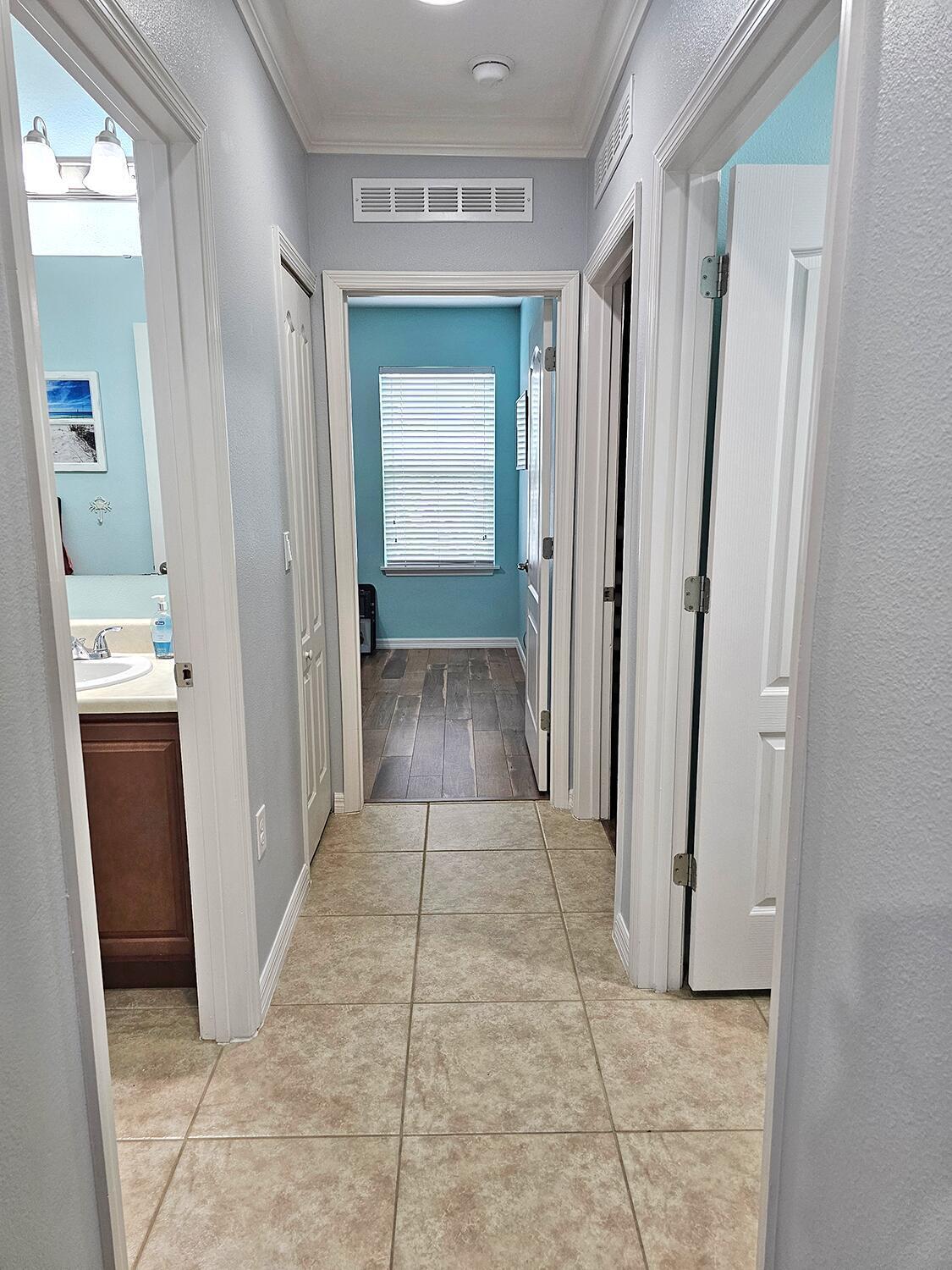 934 SW Worcester Lane, Port St. Lucie