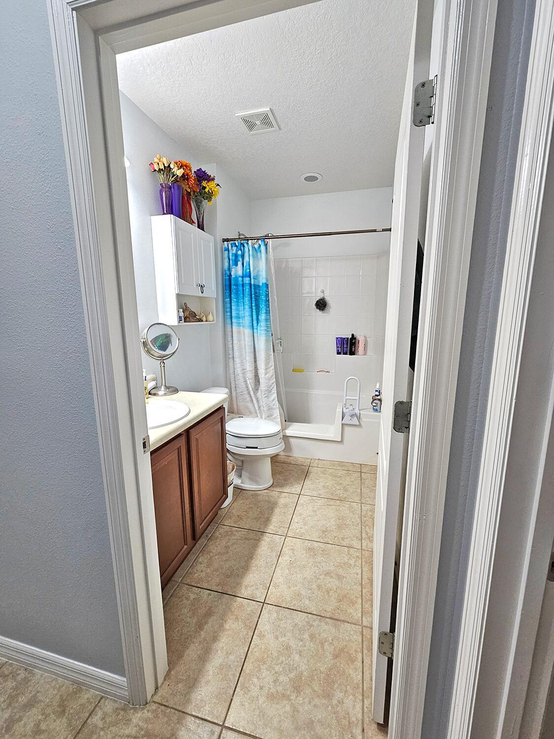 934 SW Worcester Lane, Port St. Lucie