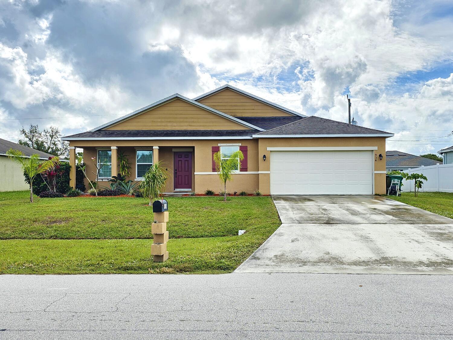 934 SW Worcester Lane, Port St. Lucie