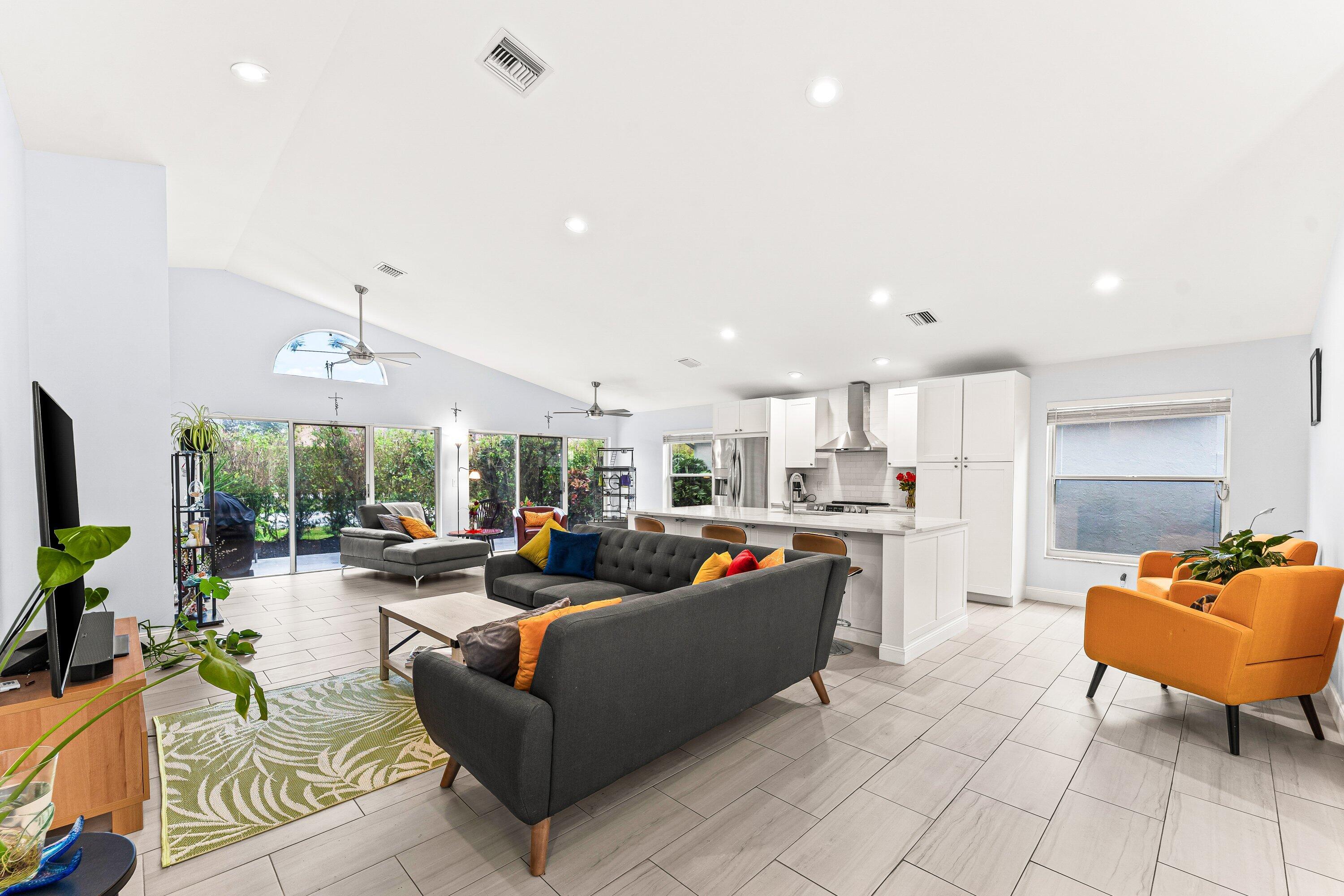 9702 Harbour Lake Circle