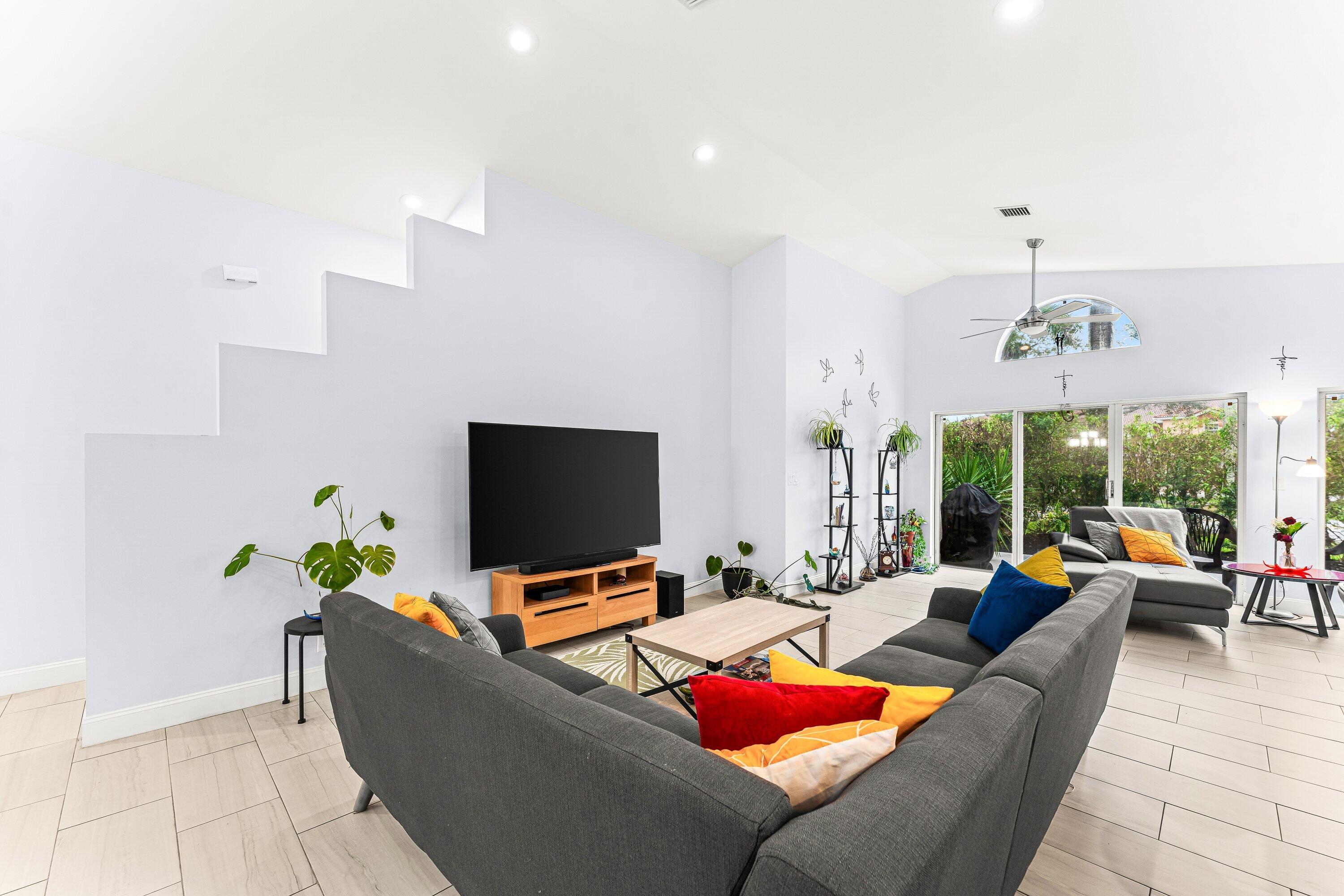 9702 Harbour Lake Circle