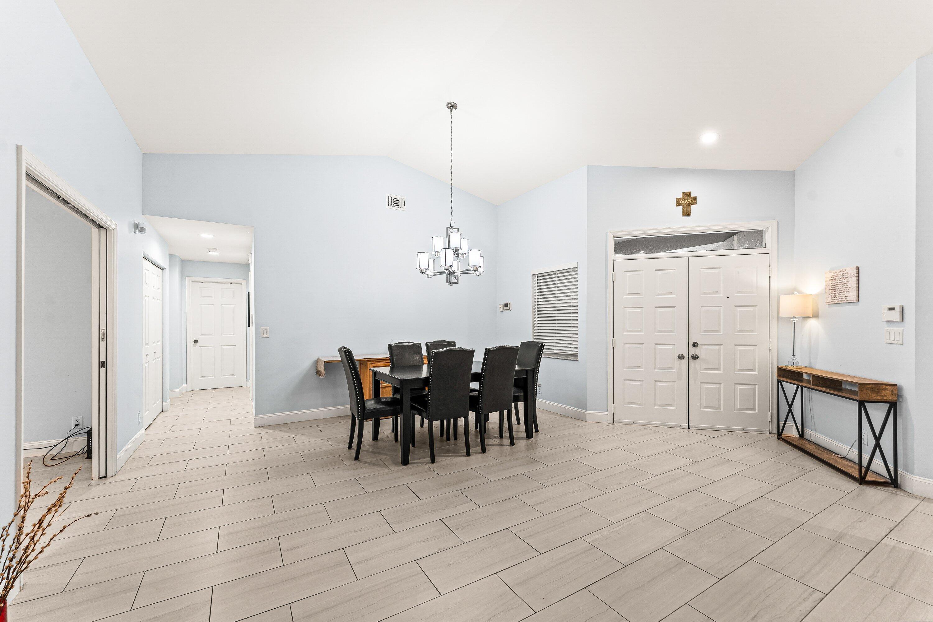 9702 Harbour Lake Circle