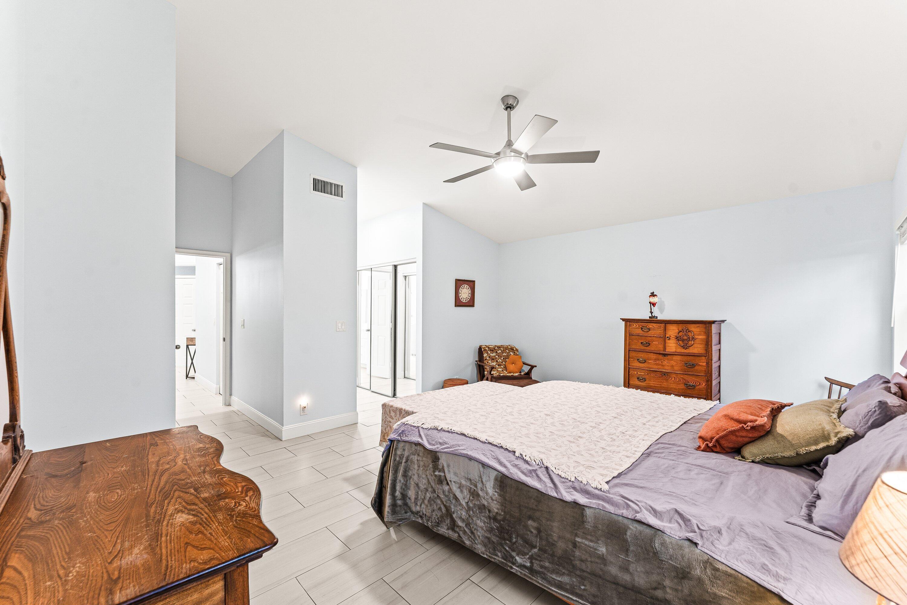 9702 Harbour Lake Circle