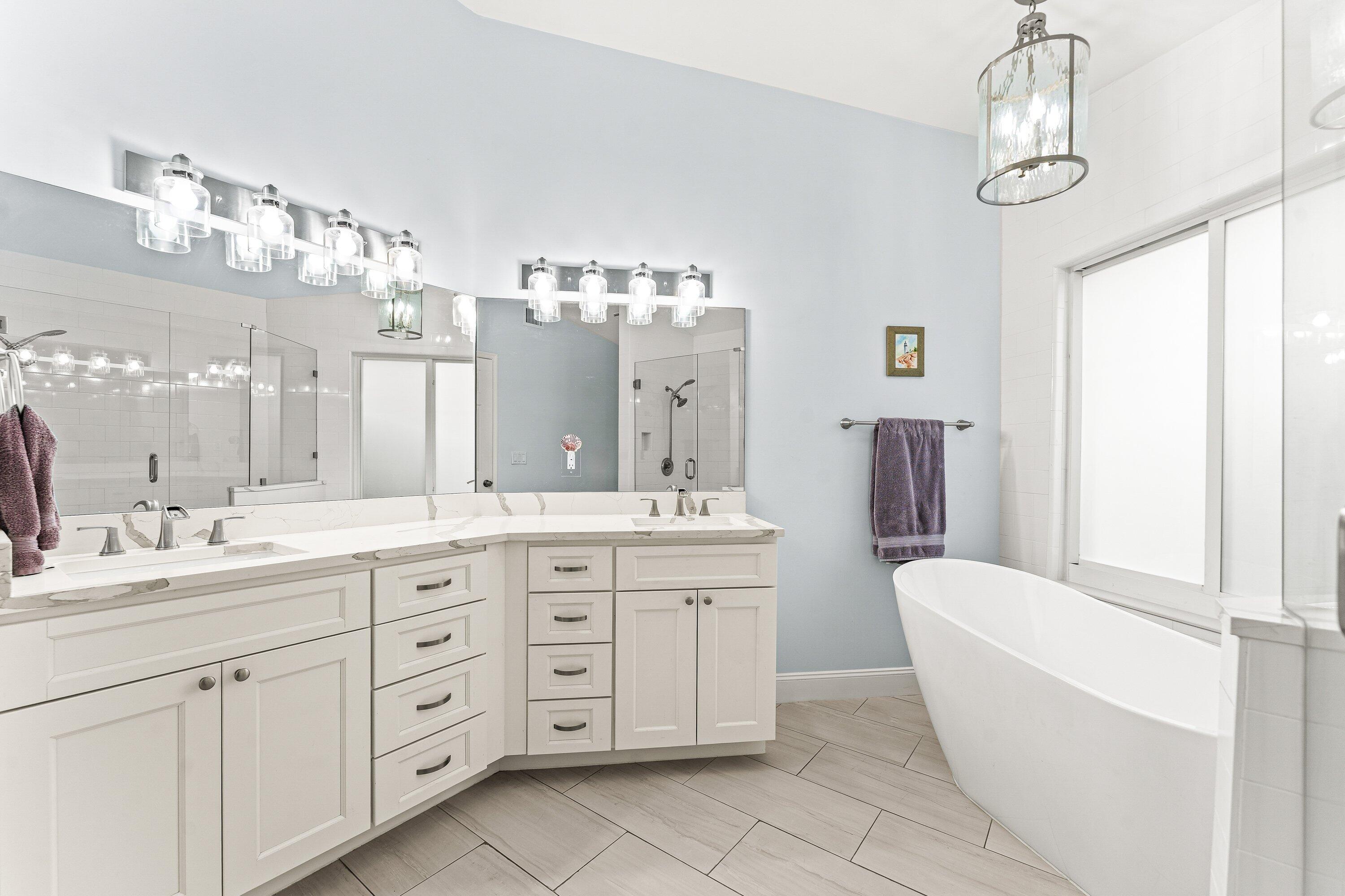 9702 Harbour Lake Circle