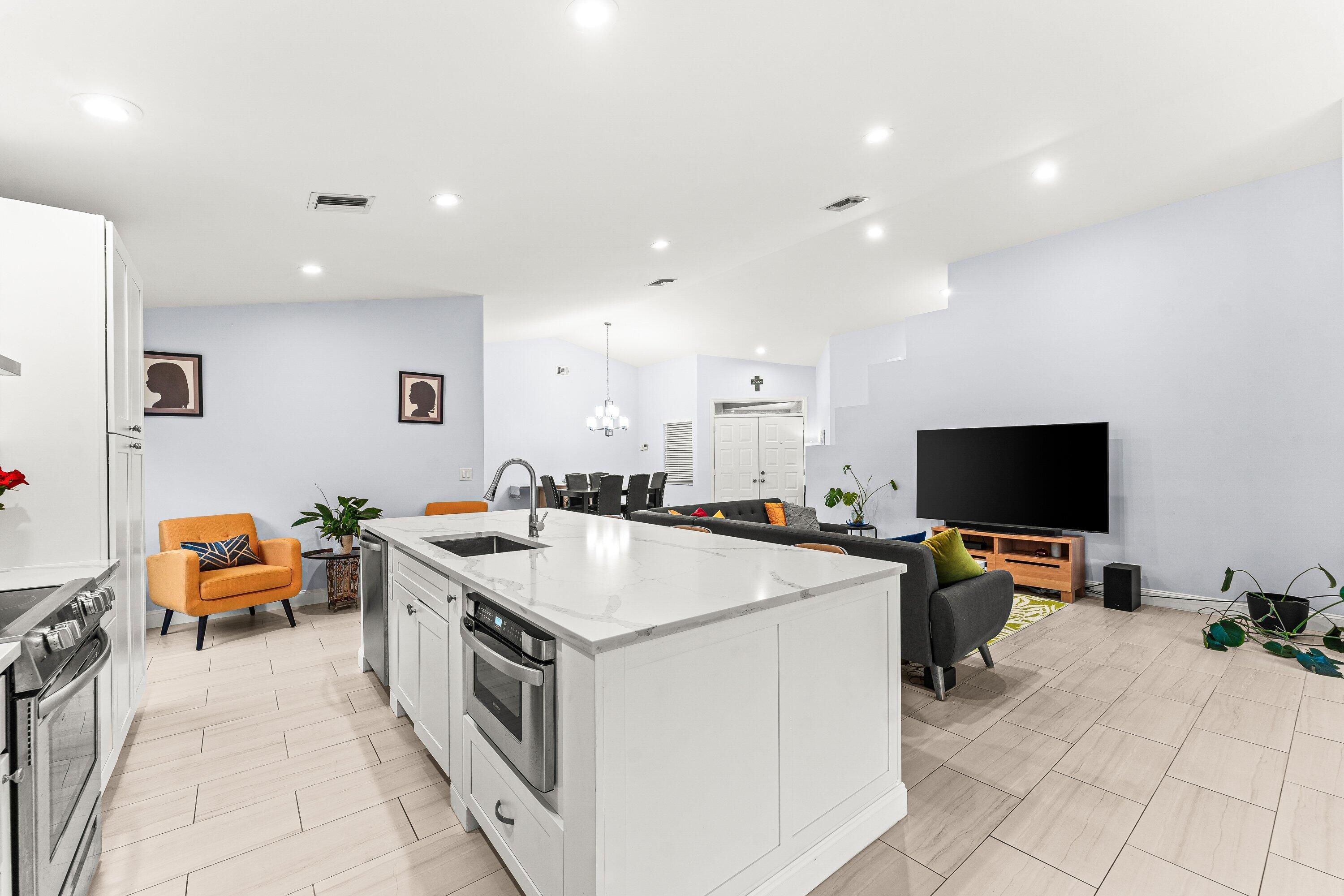 9702 Harbour Lake Circle