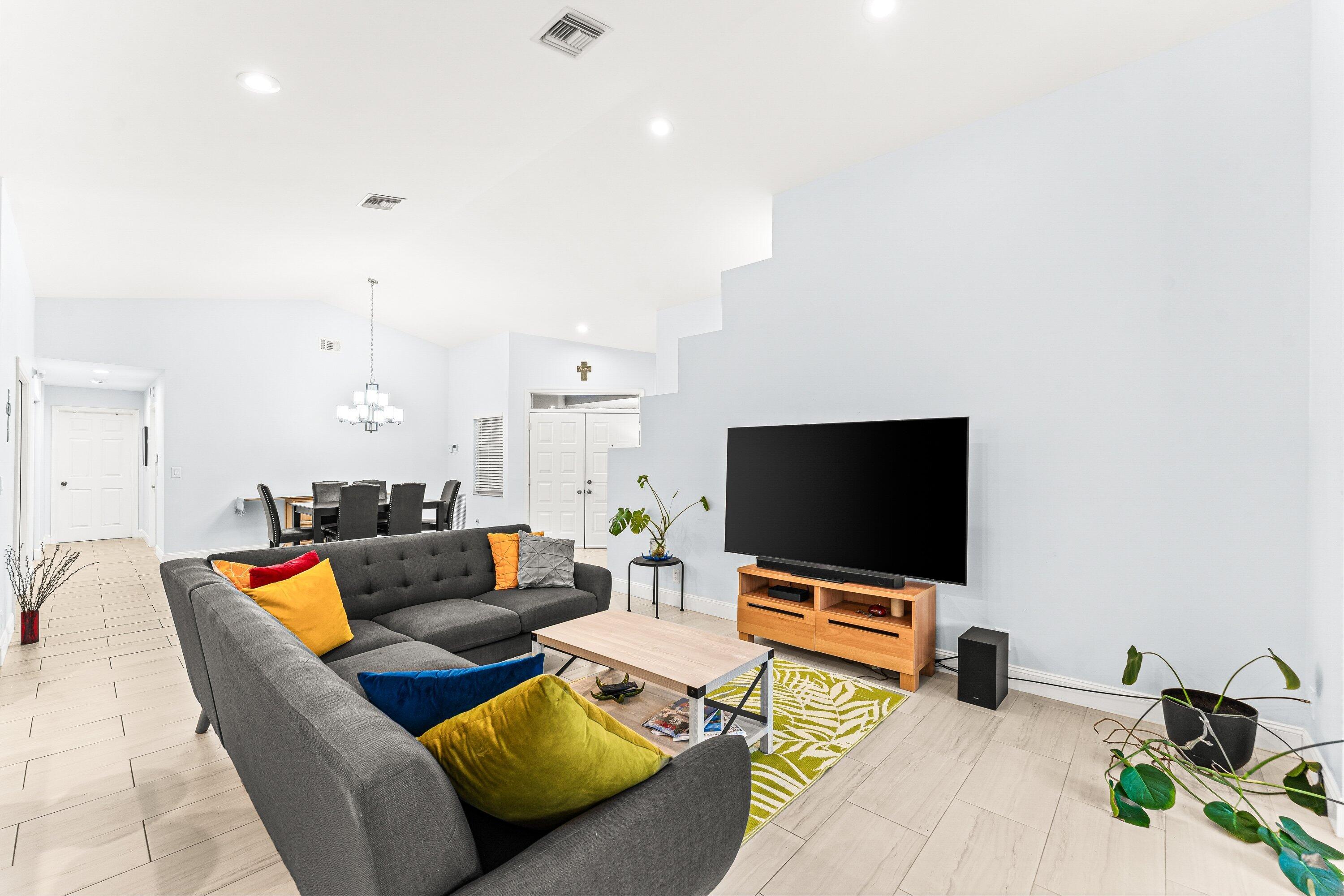 9702 Harbour Lake Circle