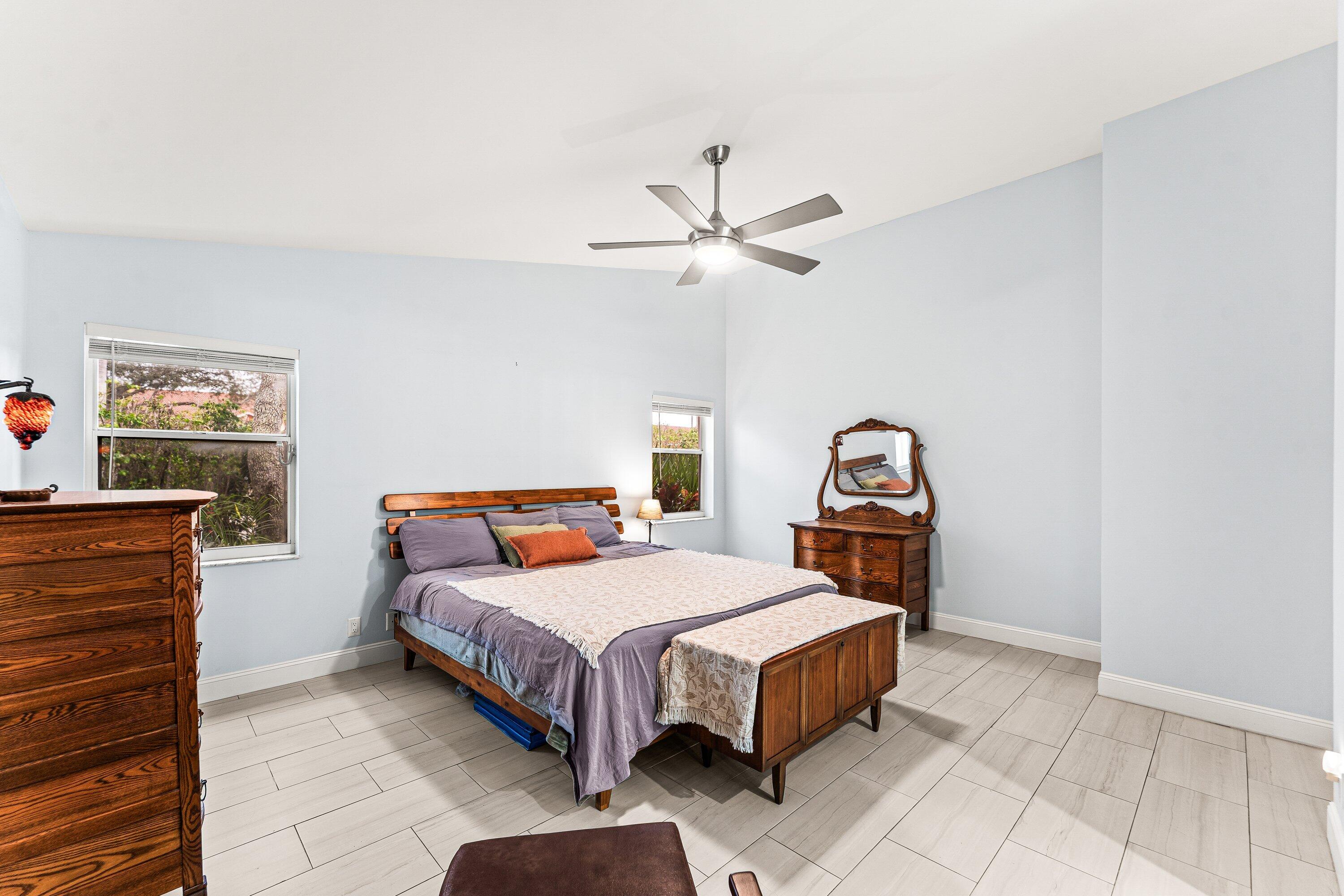 9702 Harbour Lake Circle