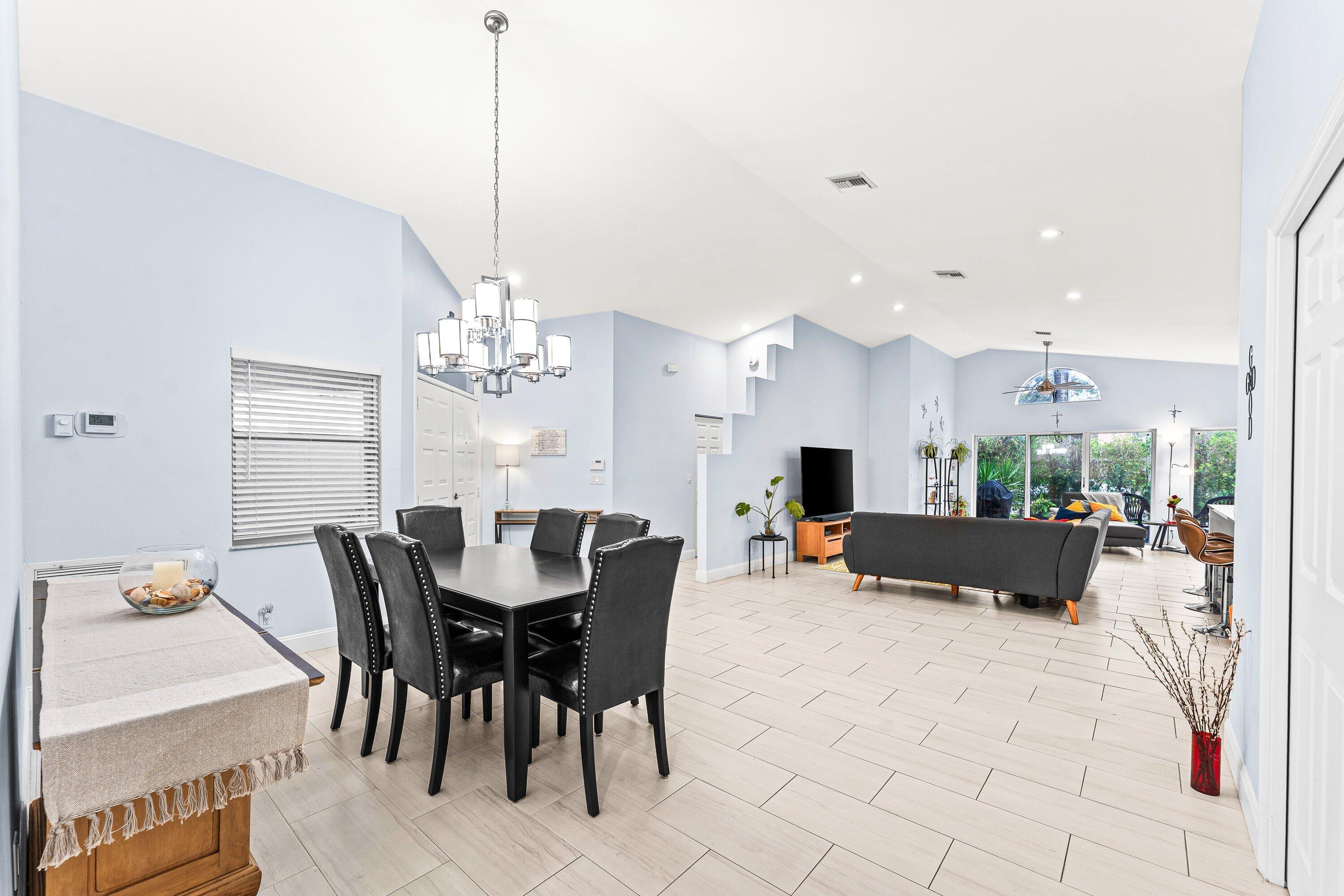 9702 Harbour Lake Circle