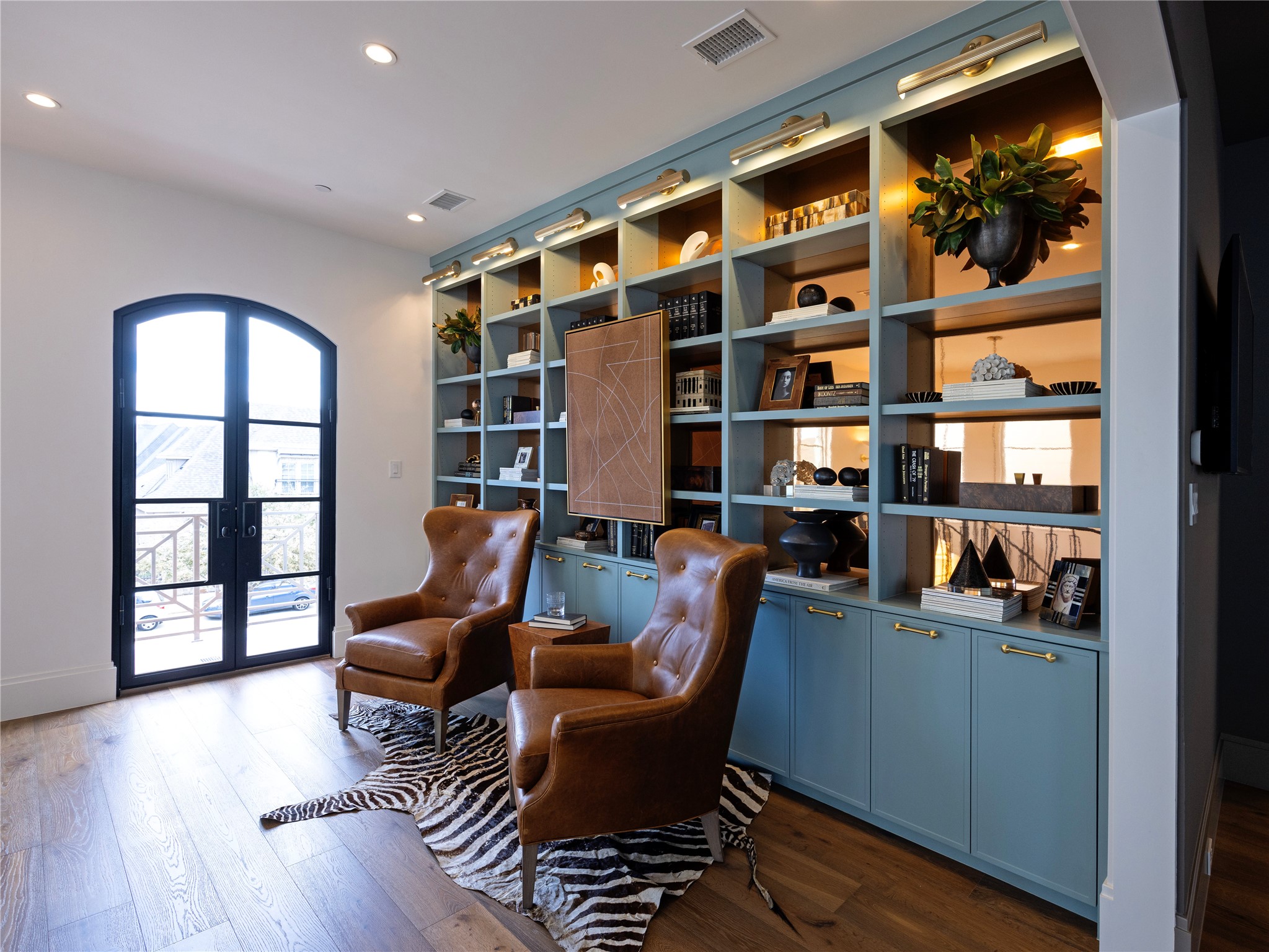 1824 Riviera Lane