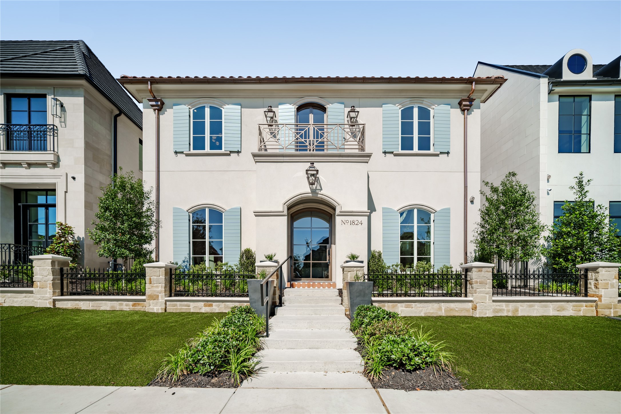 1824 Riviera Lane