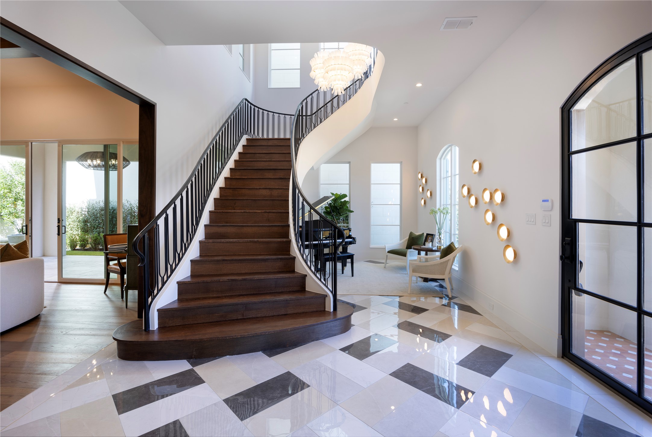 1824 Riviera Lane