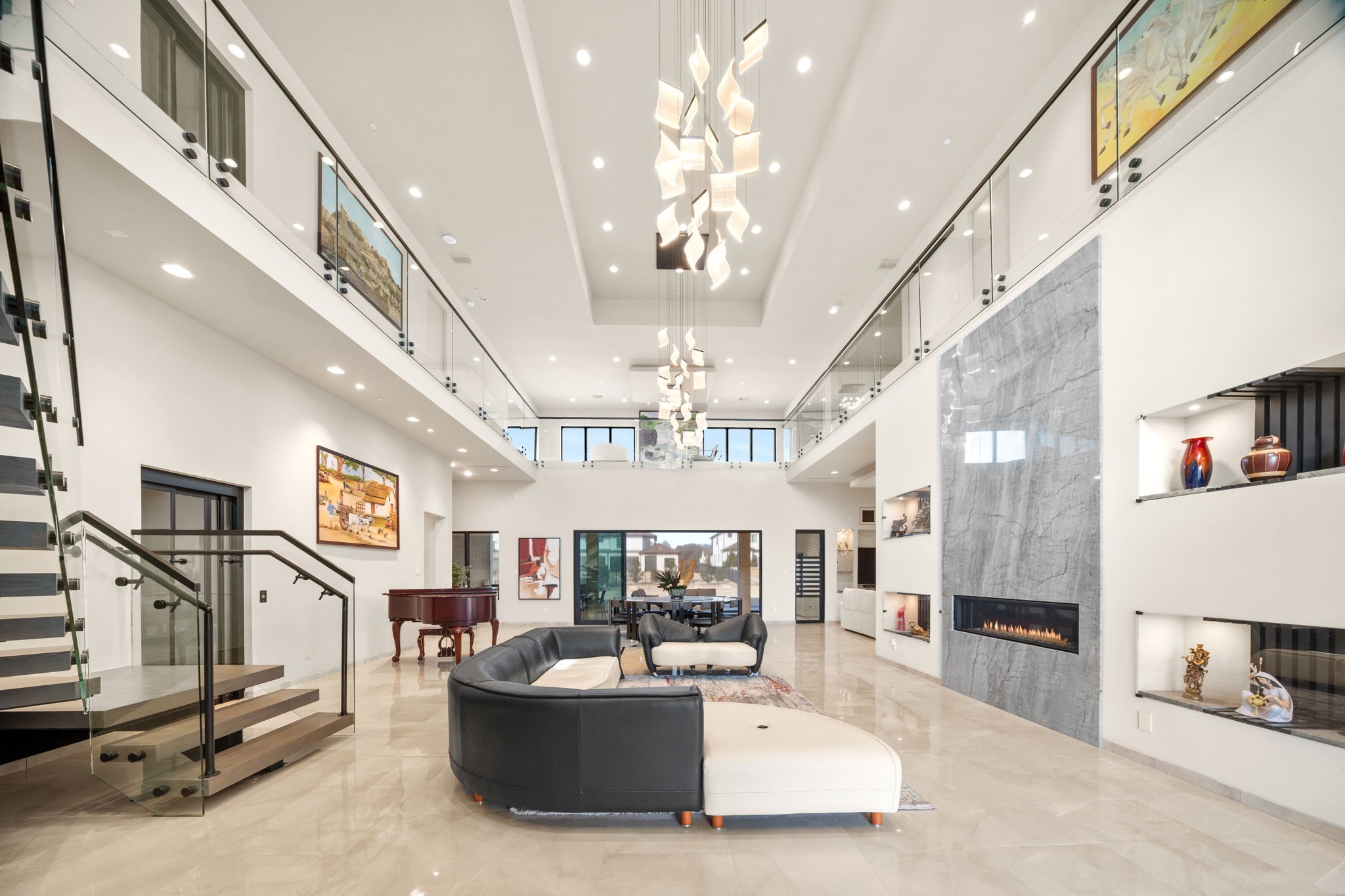 712 Crescent Heights