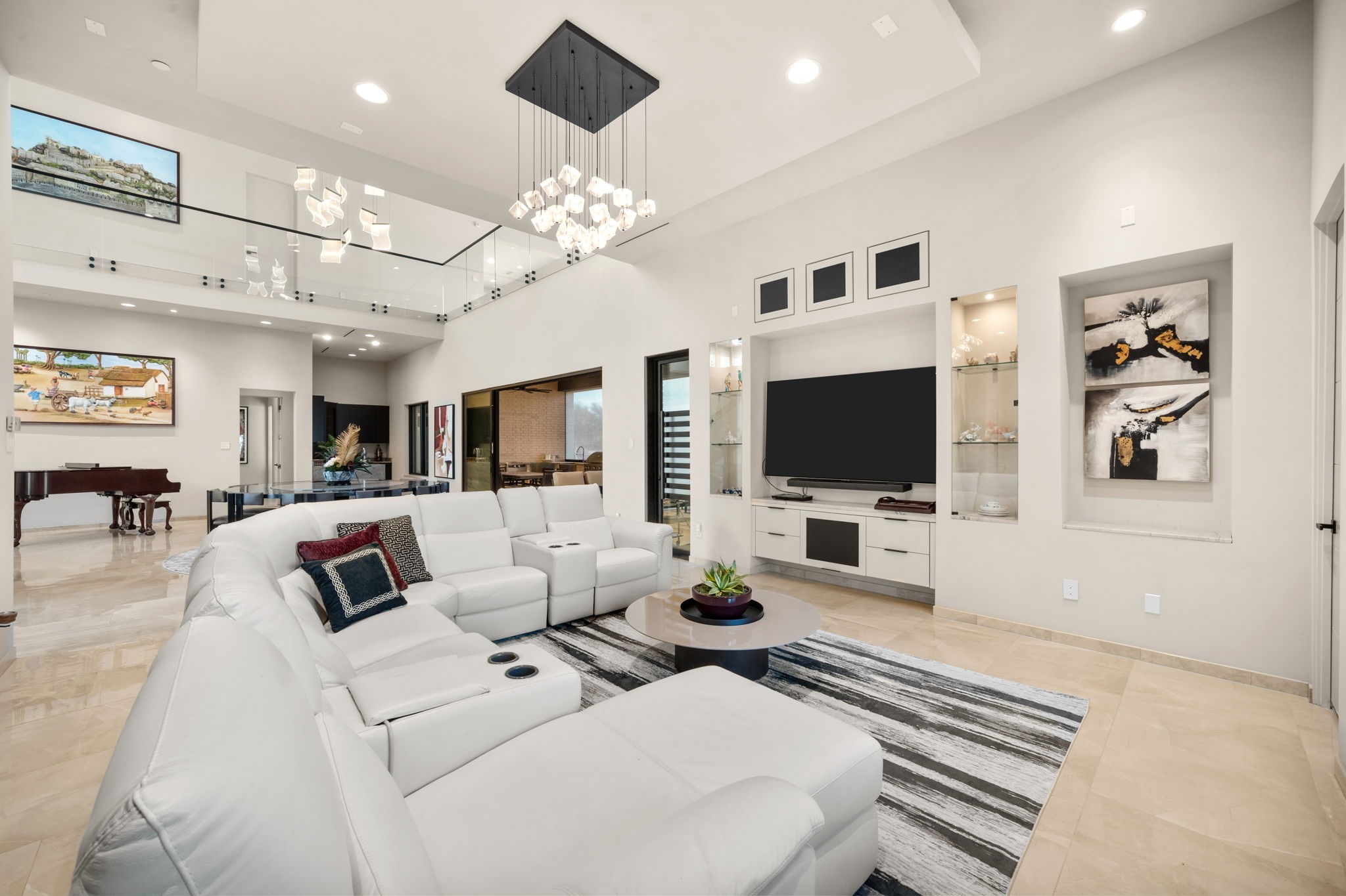 712 Crescent Heights