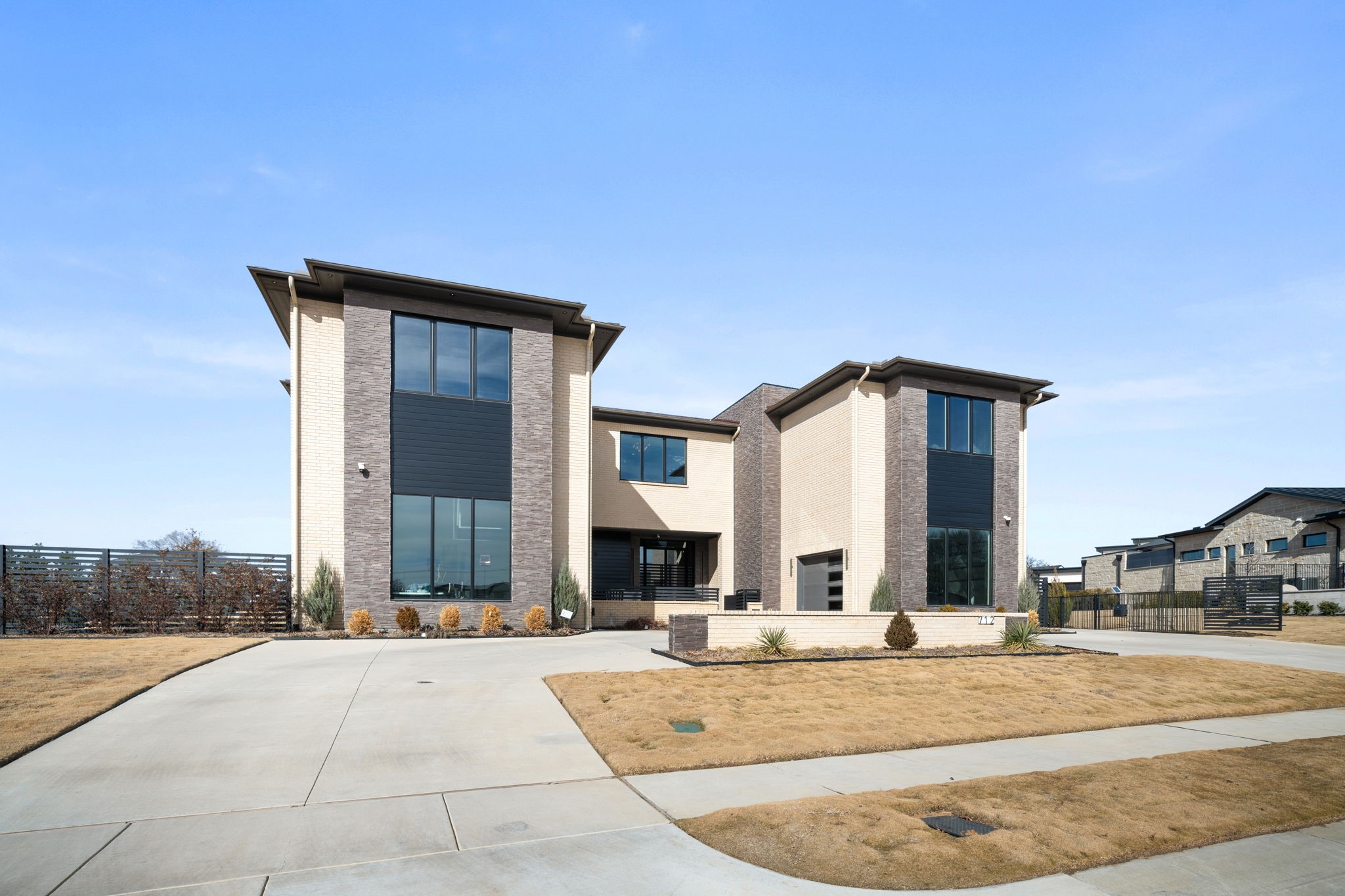 712 Crescent Heights