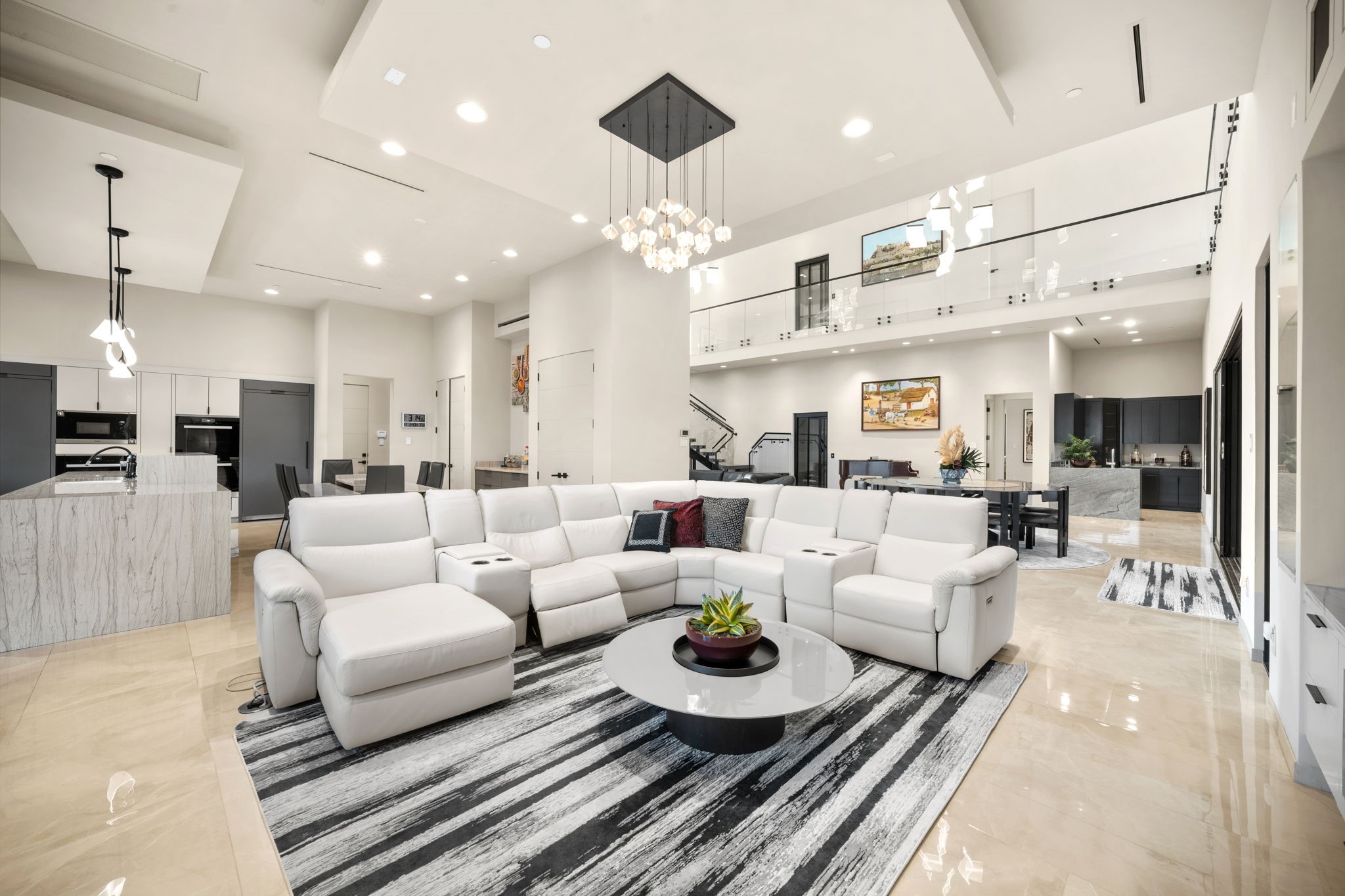 712 Crescent Heights