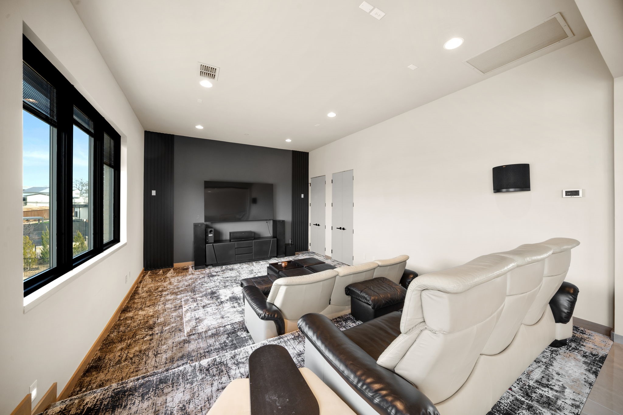 712 Crescent Heights