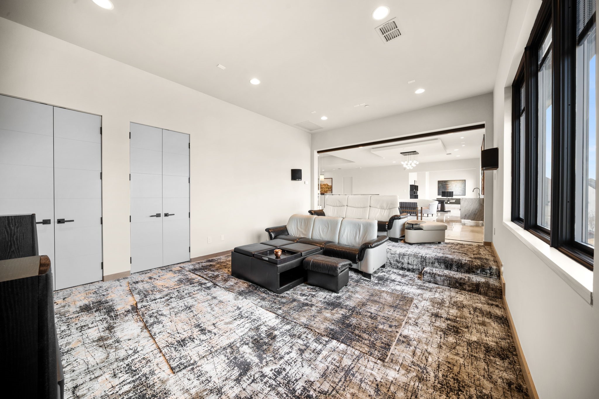 712 Crescent Heights