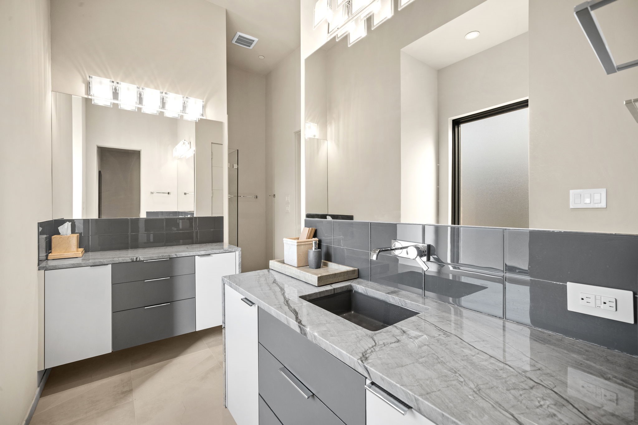 712 Crescent Heights