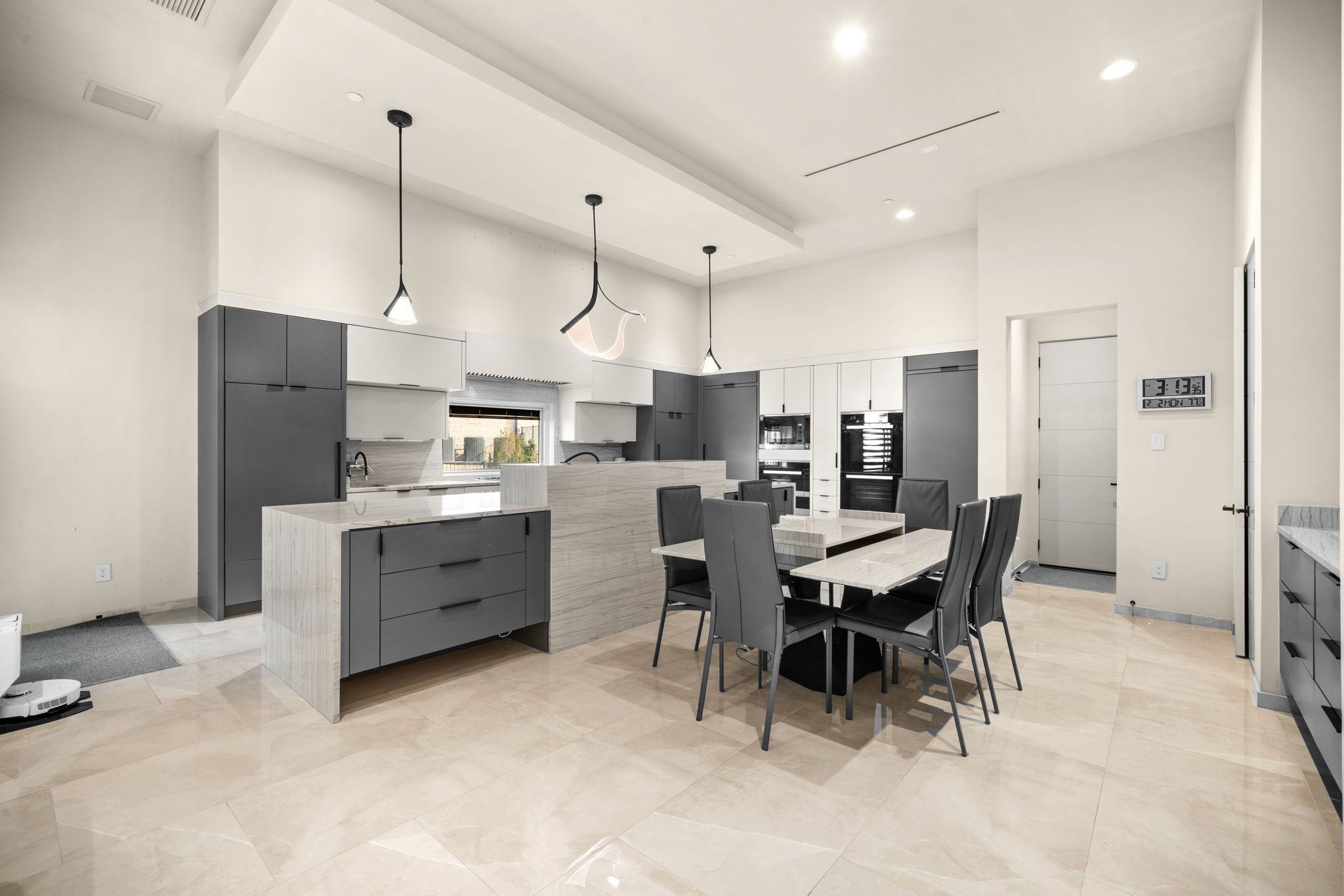 712 Crescent Heights