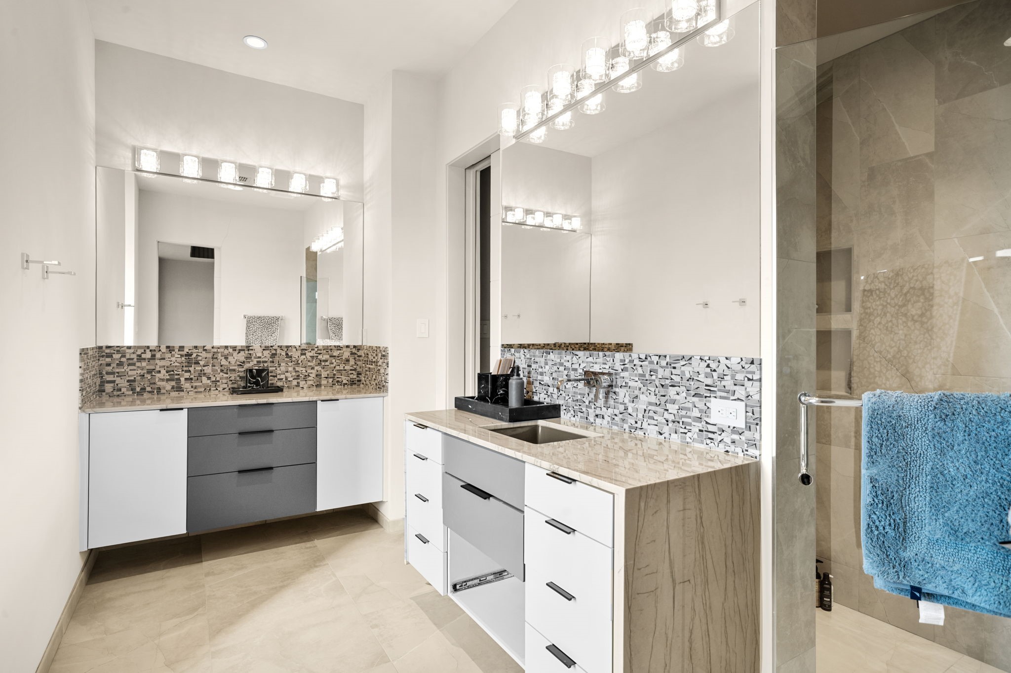 712 Crescent Heights