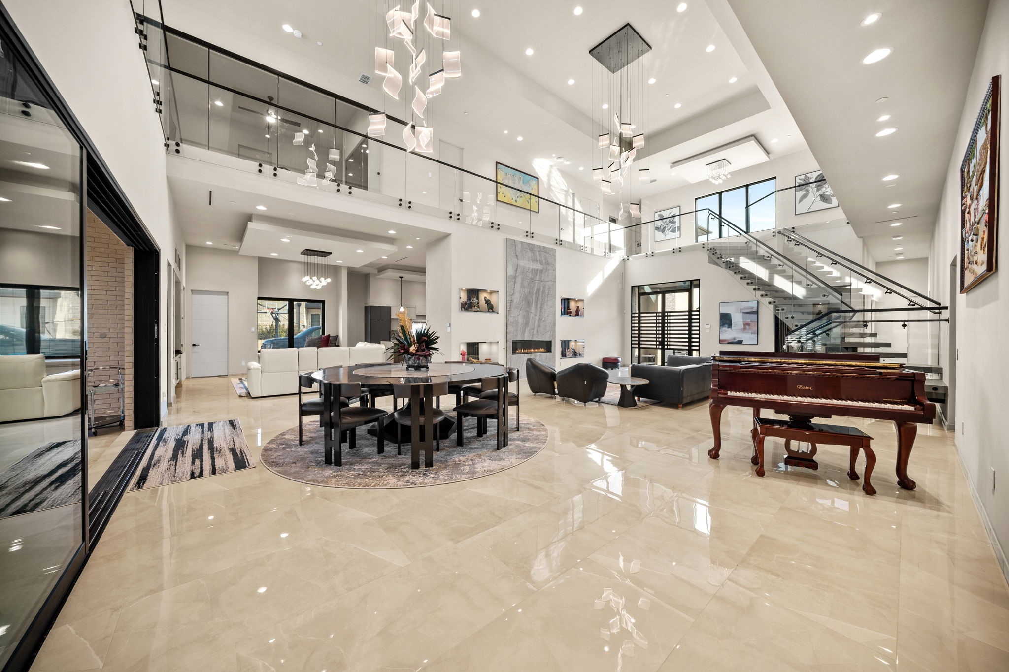 712 Crescent Heights