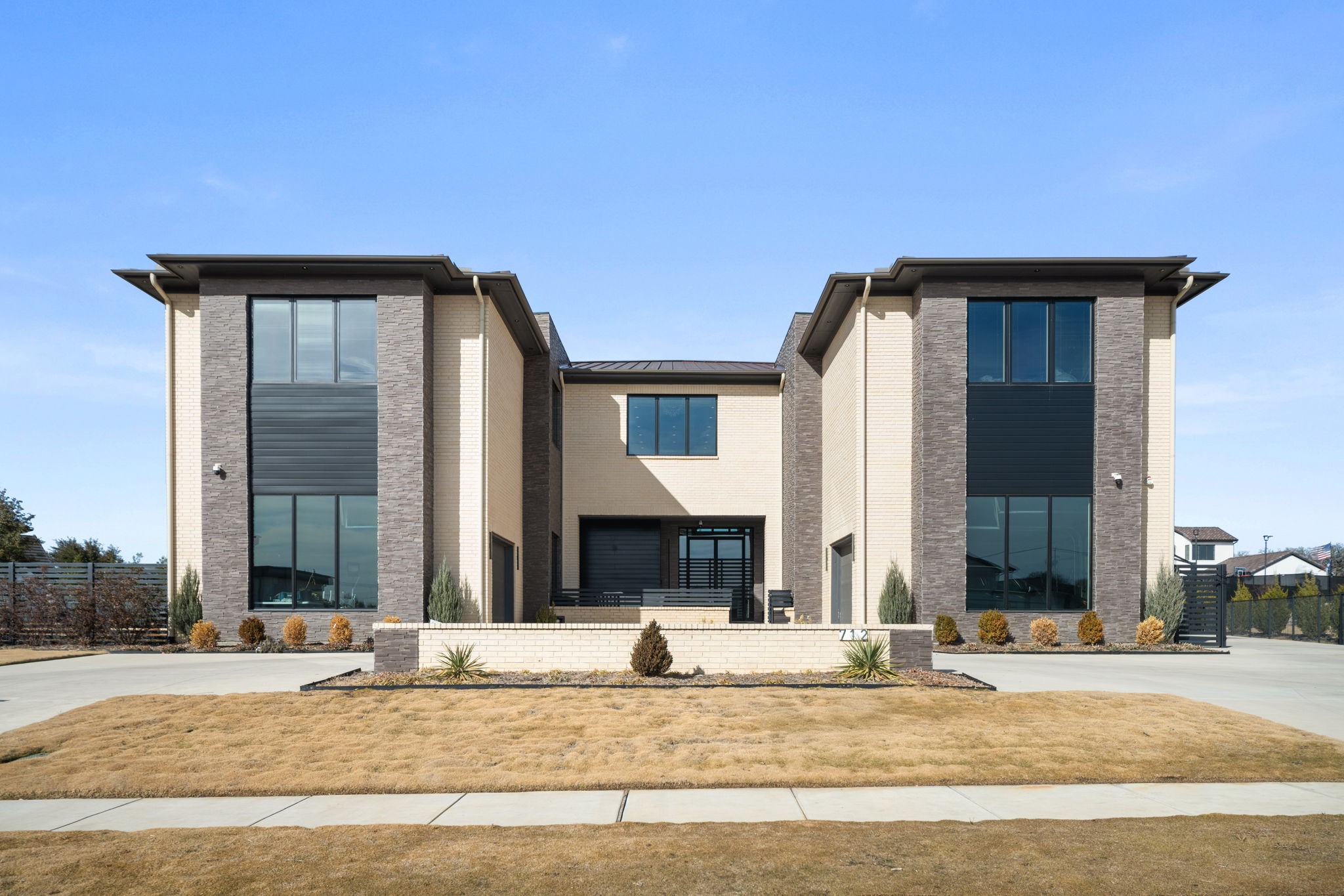 712 Crescent Heights