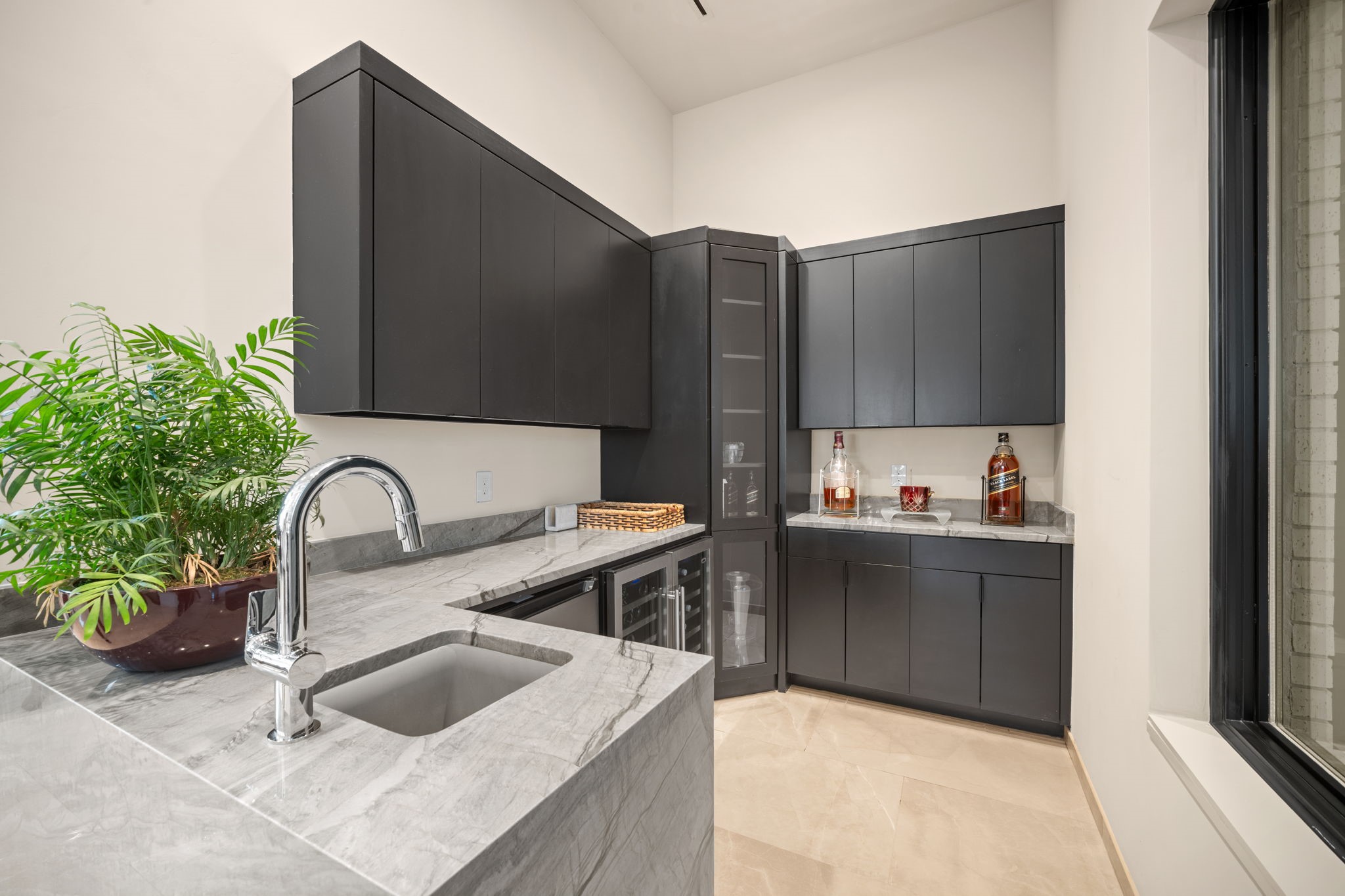 712 Crescent Heights