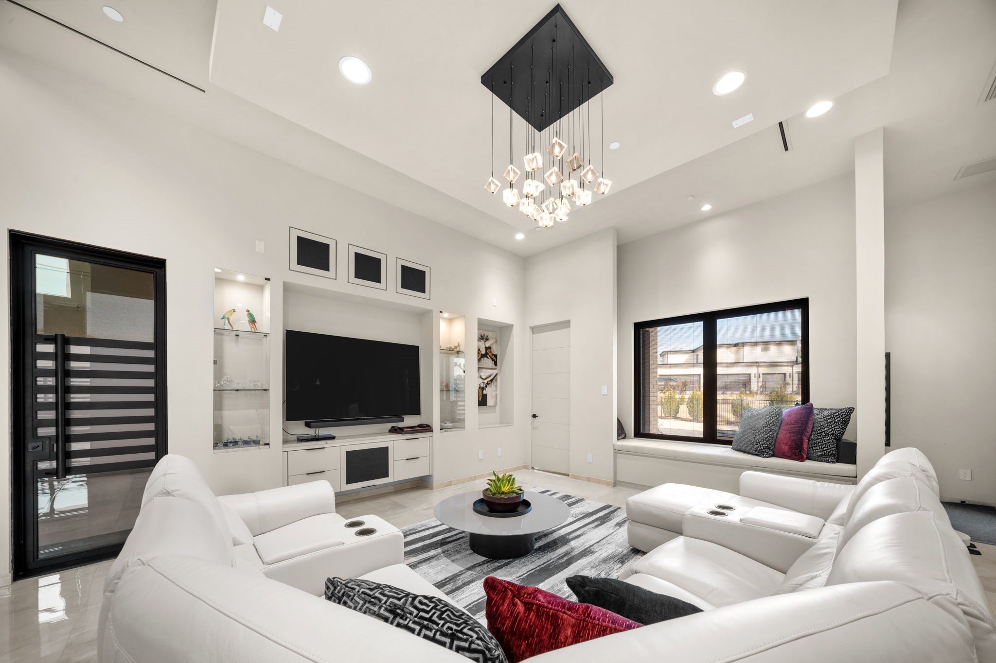 712 Crescent Heights