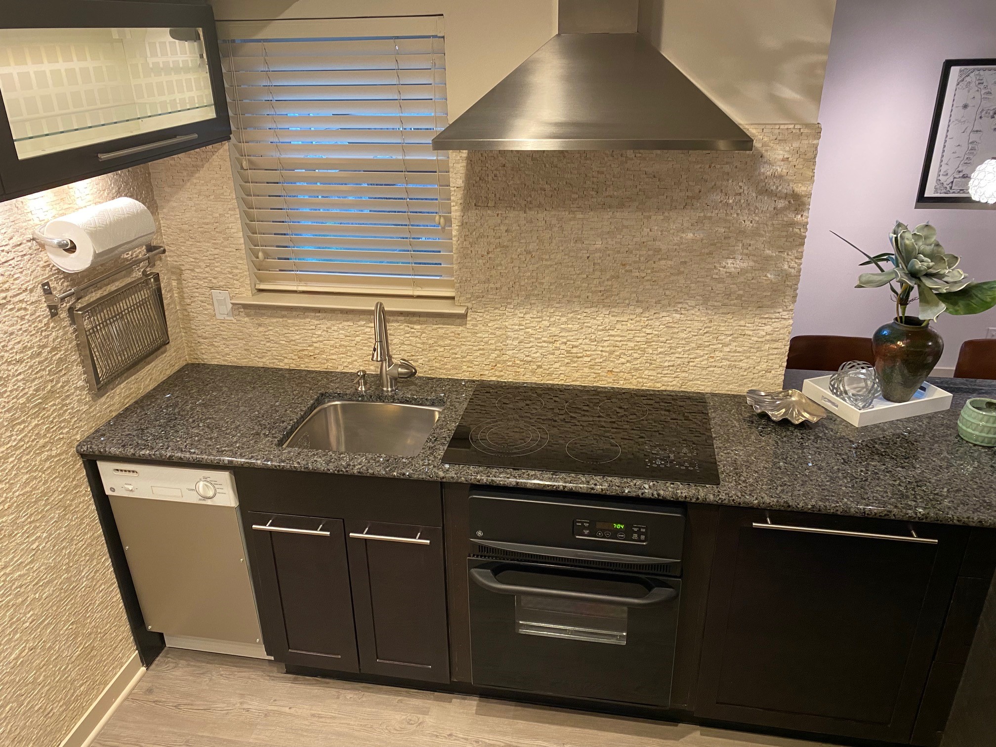 4403 Buena Vista Street 6