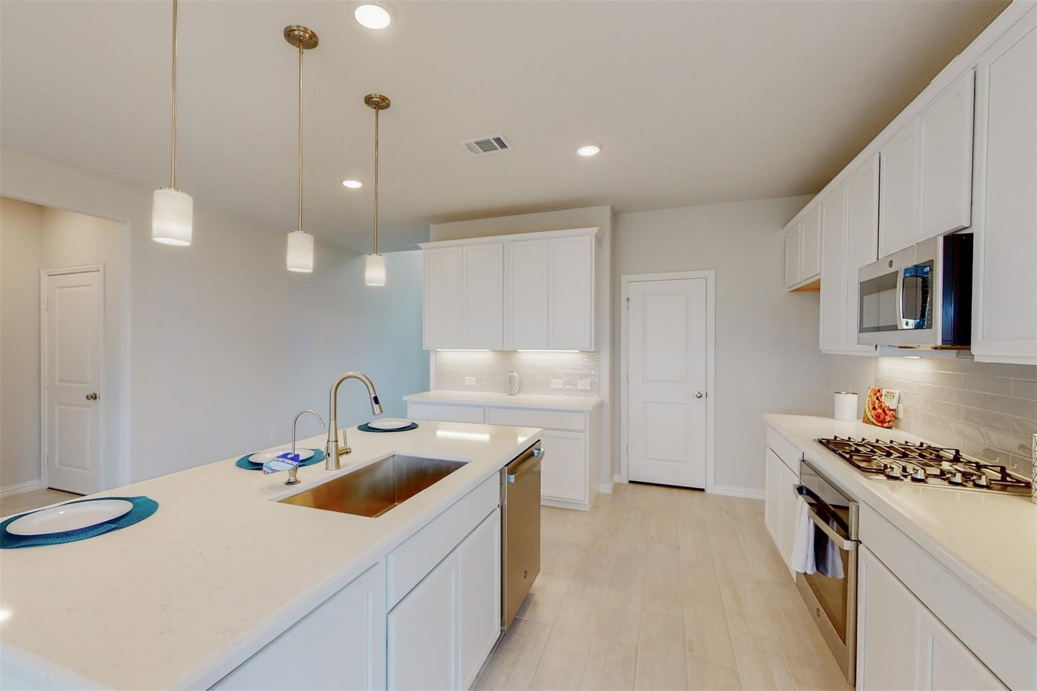 3704 Bluestem Boulevard