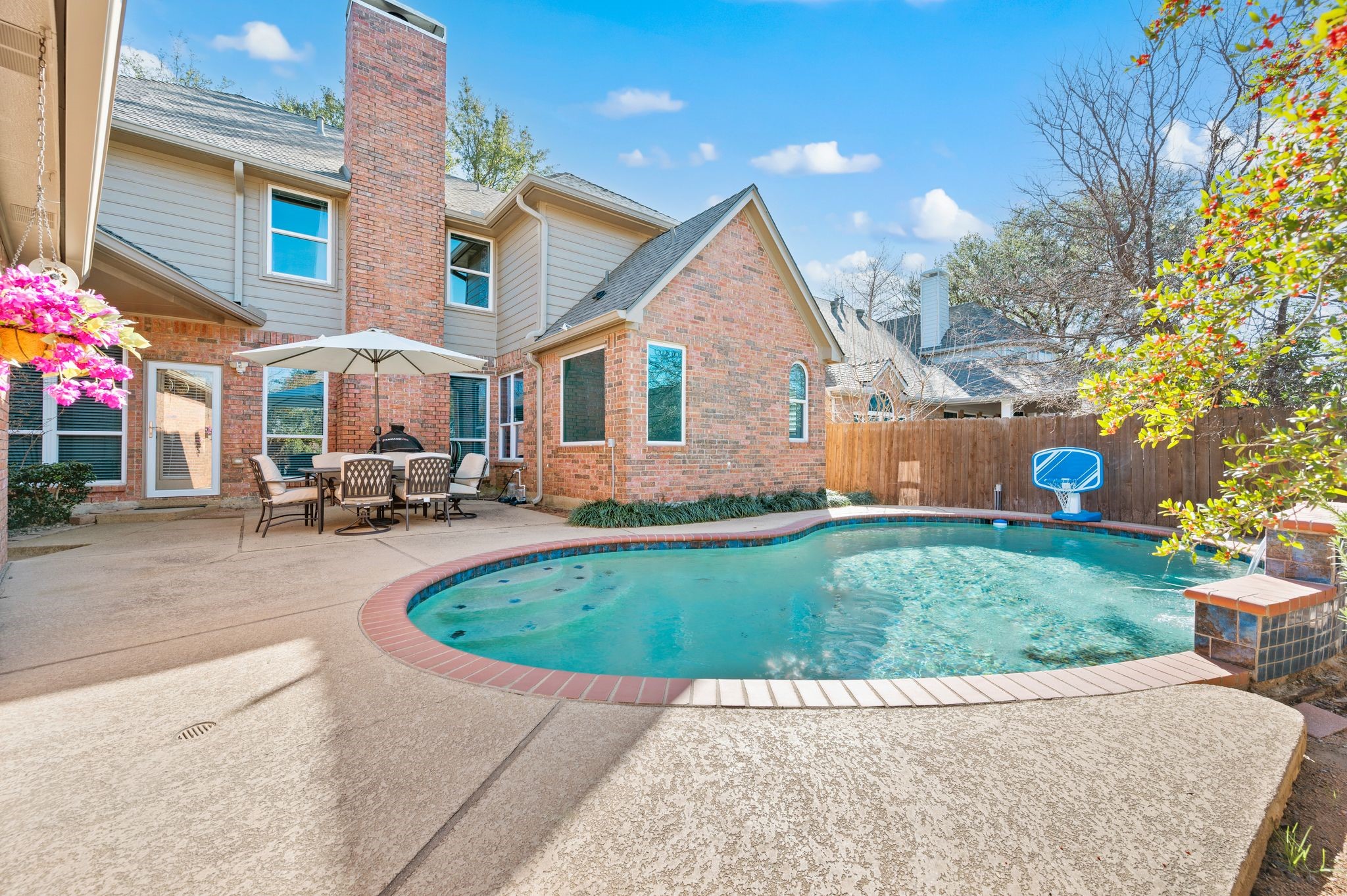 1093 Woodbriar Drive