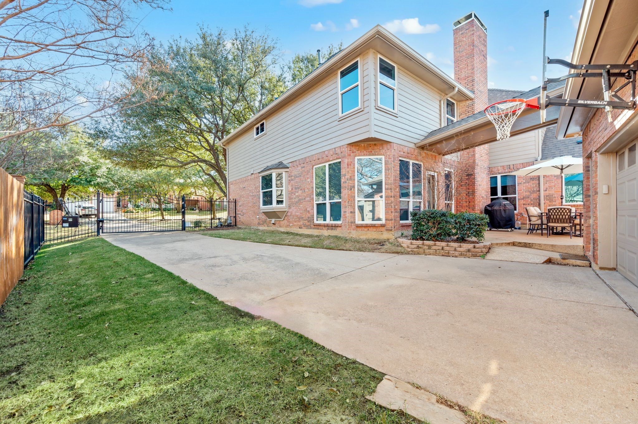 1093 Woodbriar Drive