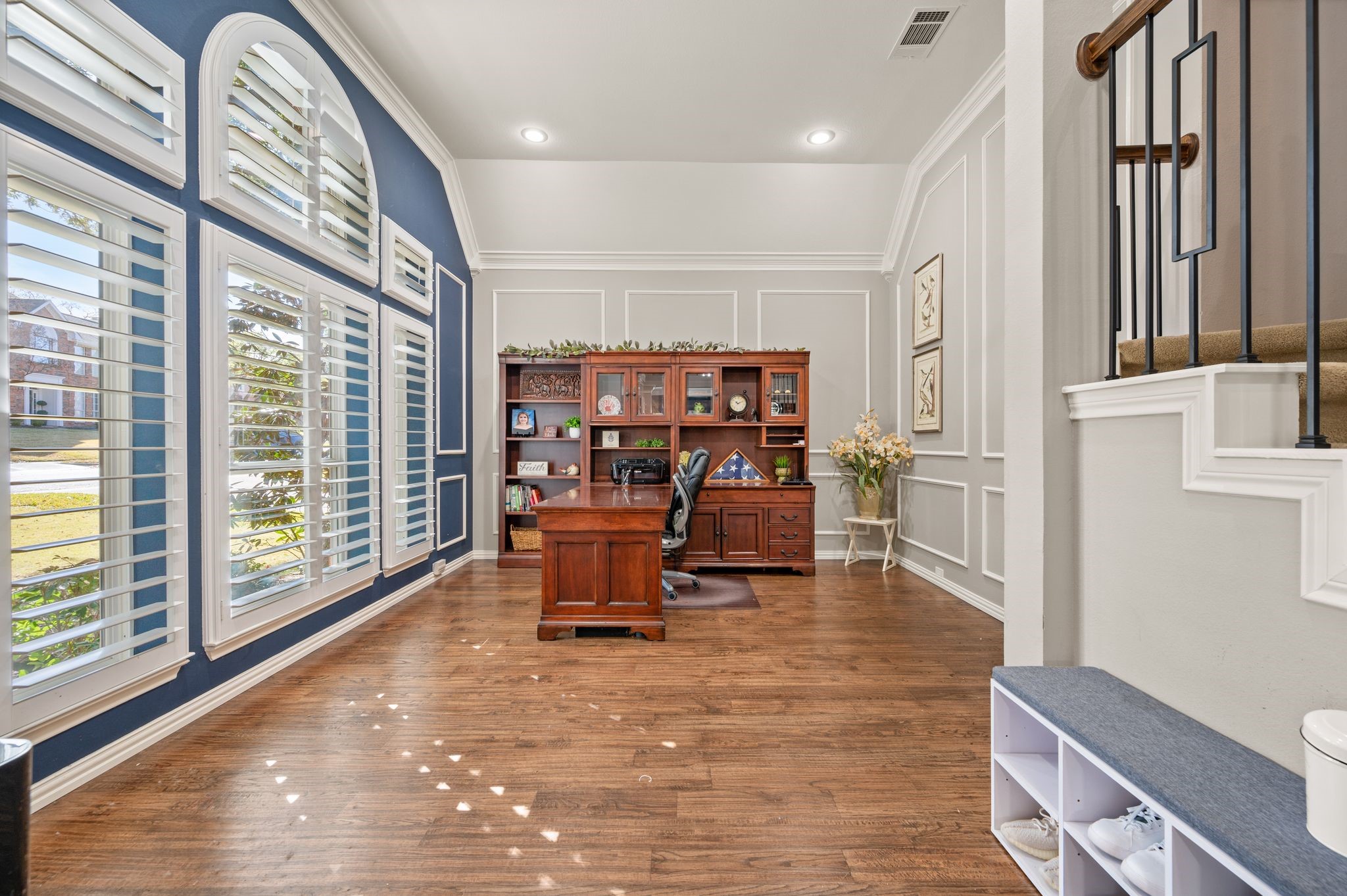 1093 Woodbriar Drive