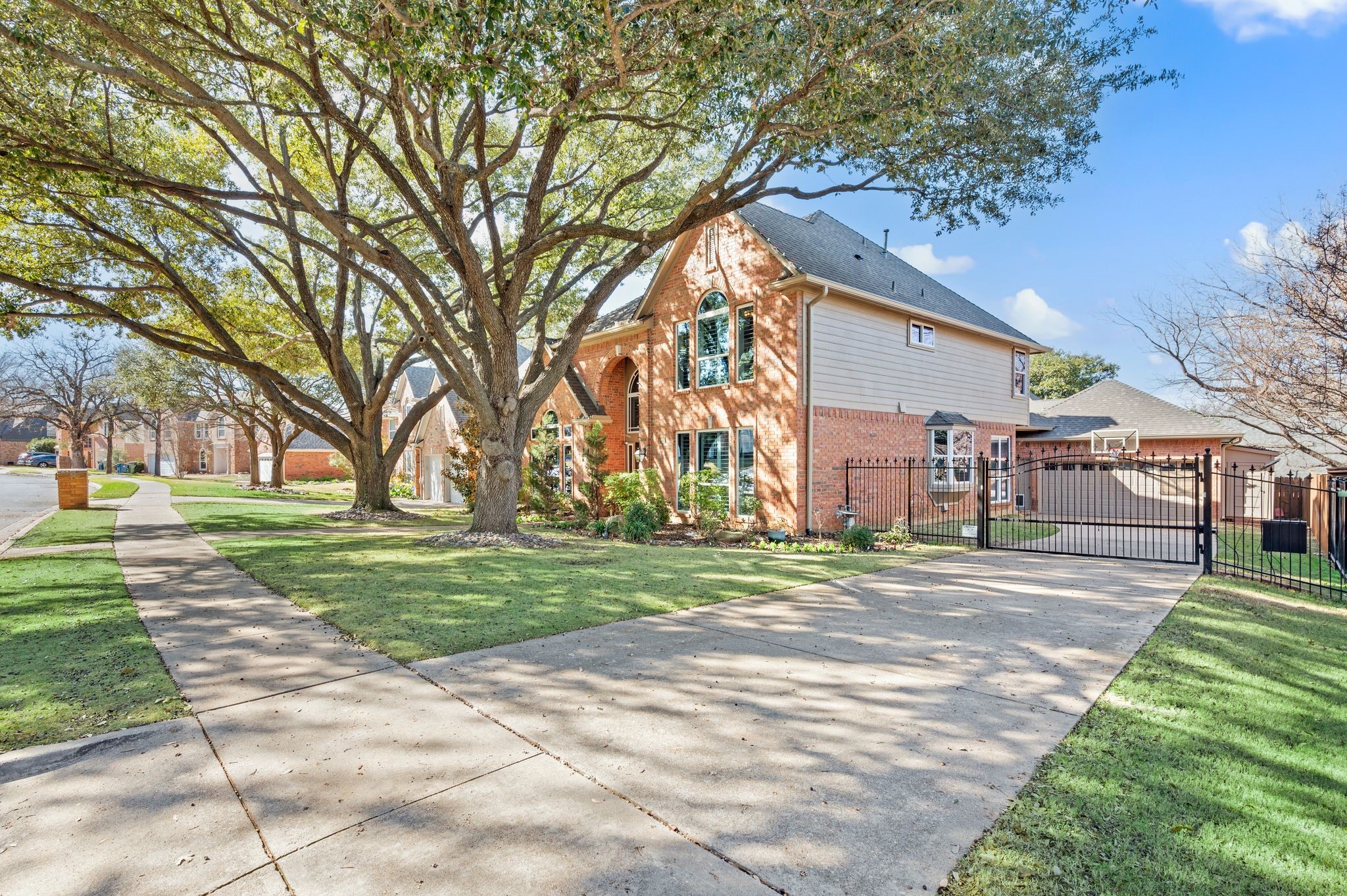 1093 Woodbriar Drive