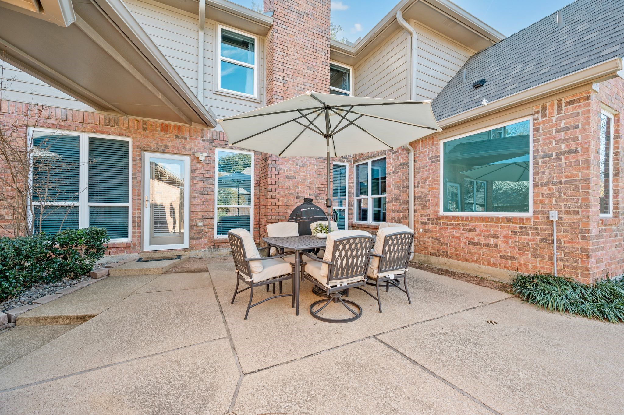 1093 Woodbriar Drive