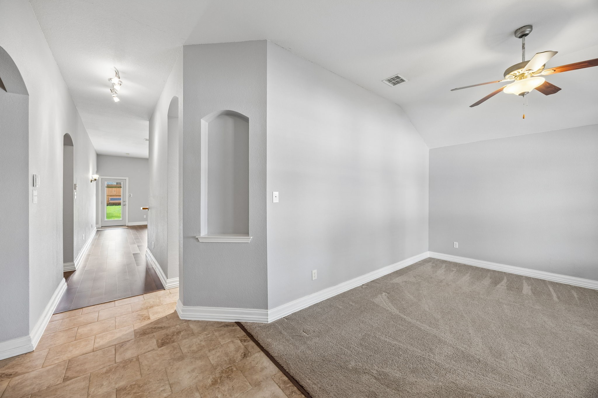 1209 Diamondback Lane