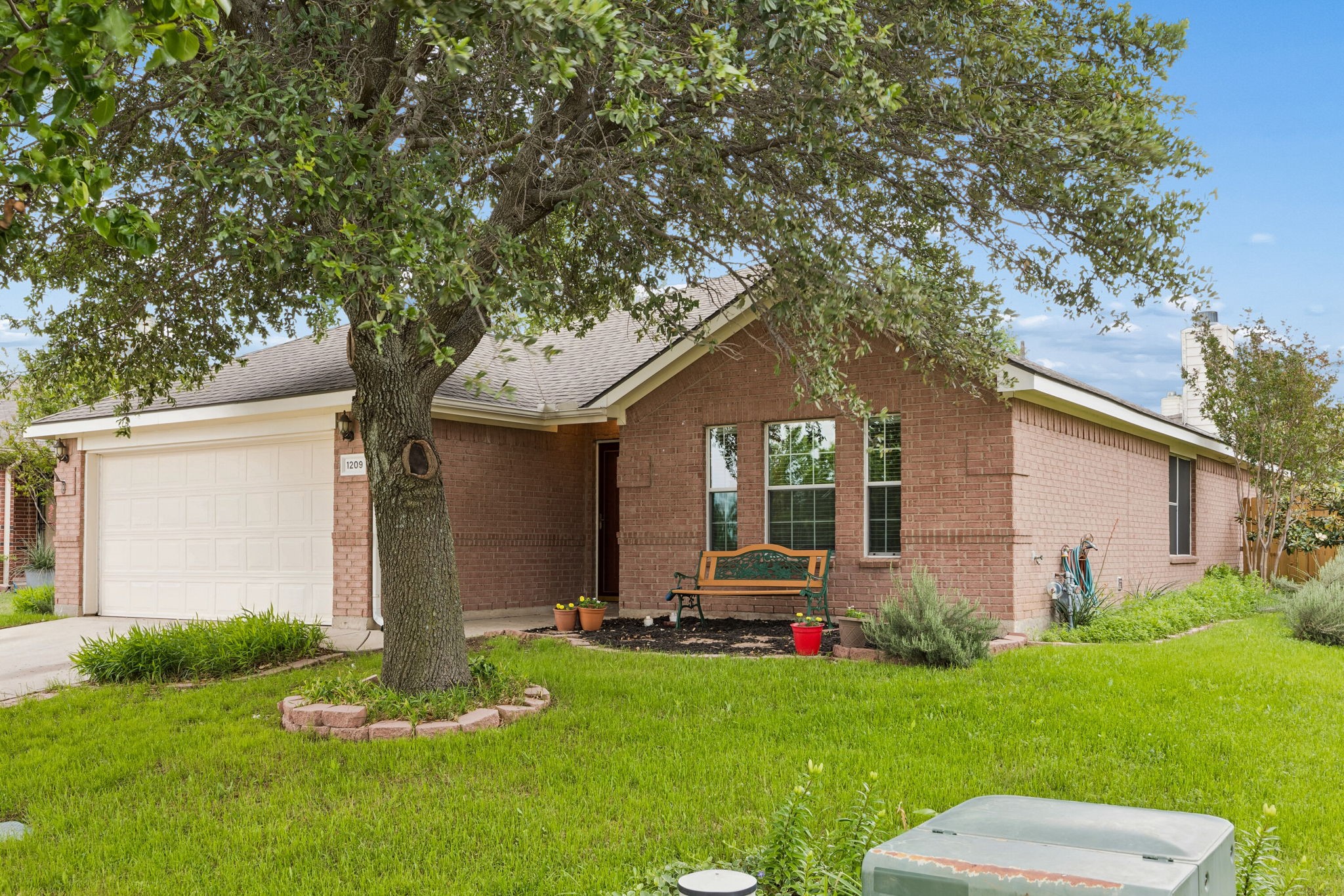 1209 Diamondback Lane