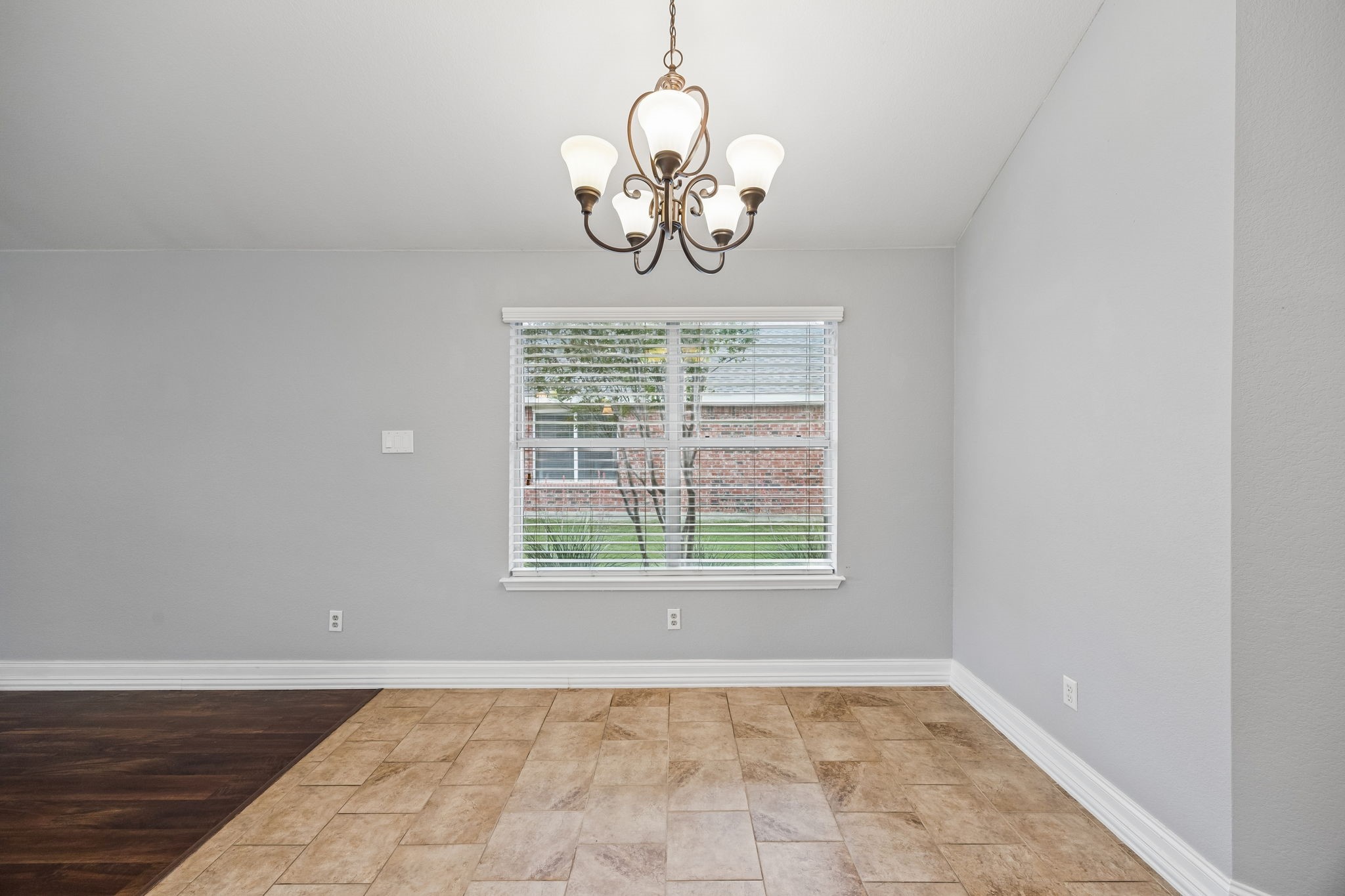 1209 Diamondback Lane