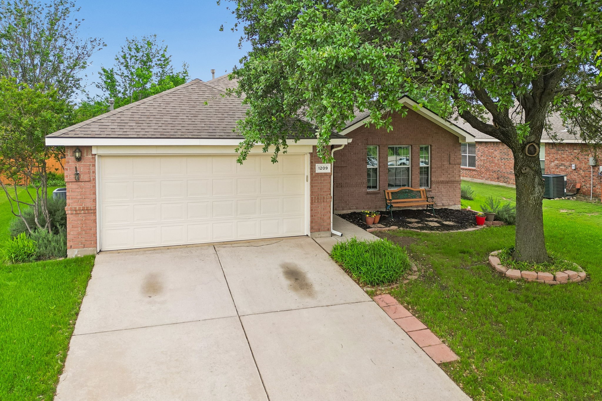 1209 Diamondback Lane