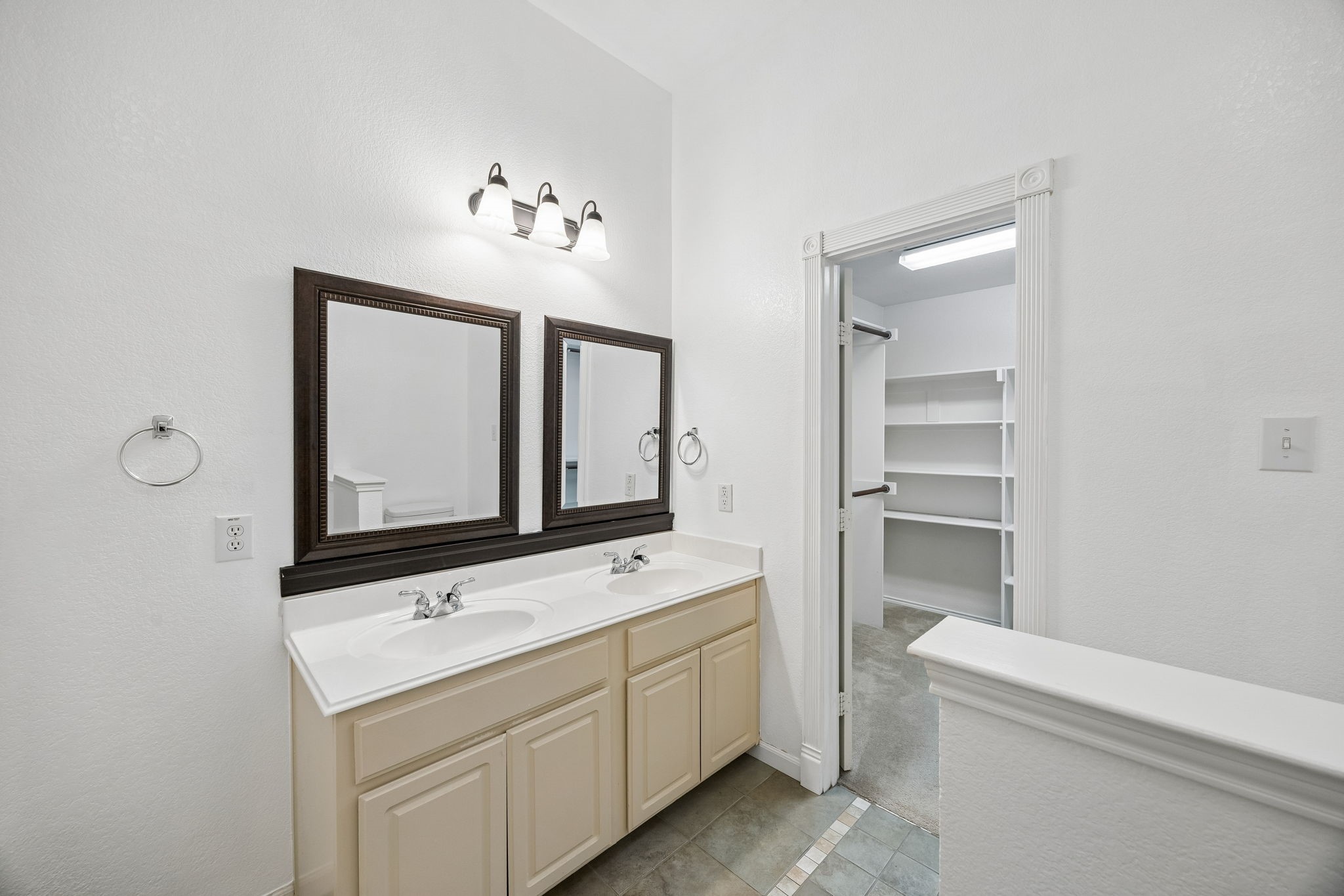 1209 Diamondback Lane