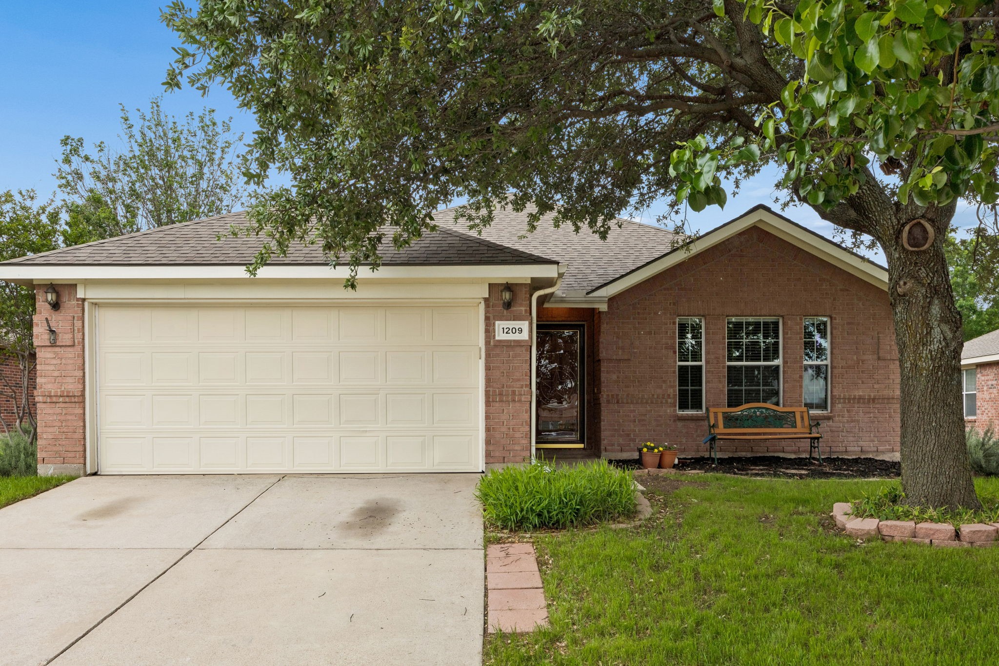 1209 Diamondback Lane