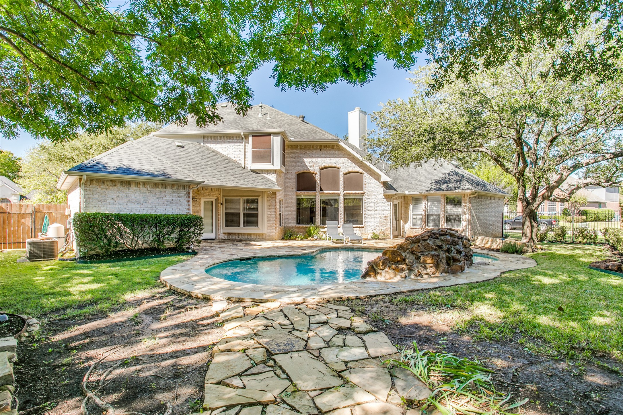 801 Shorecrest Drive