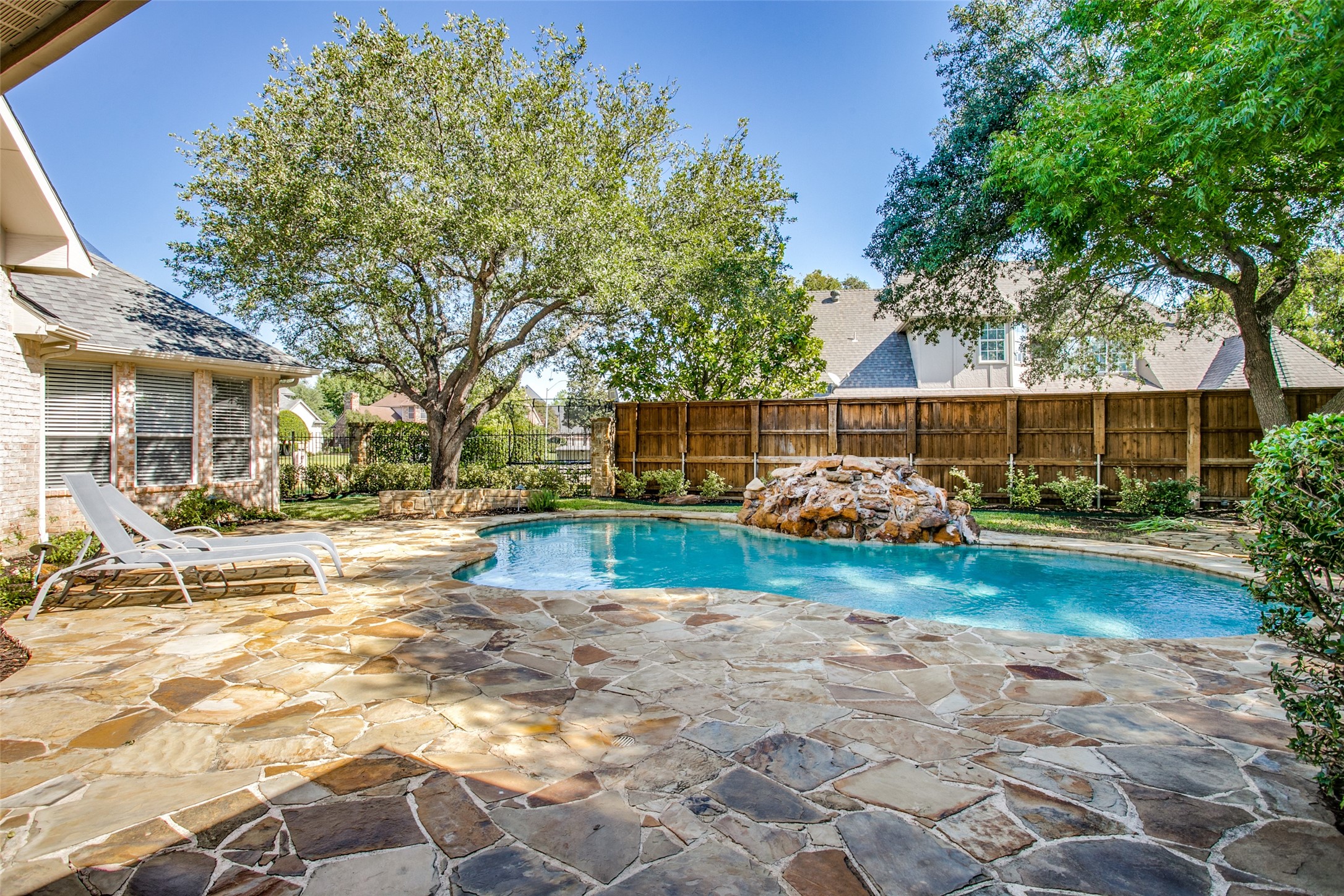 801 Shorecrest Drive