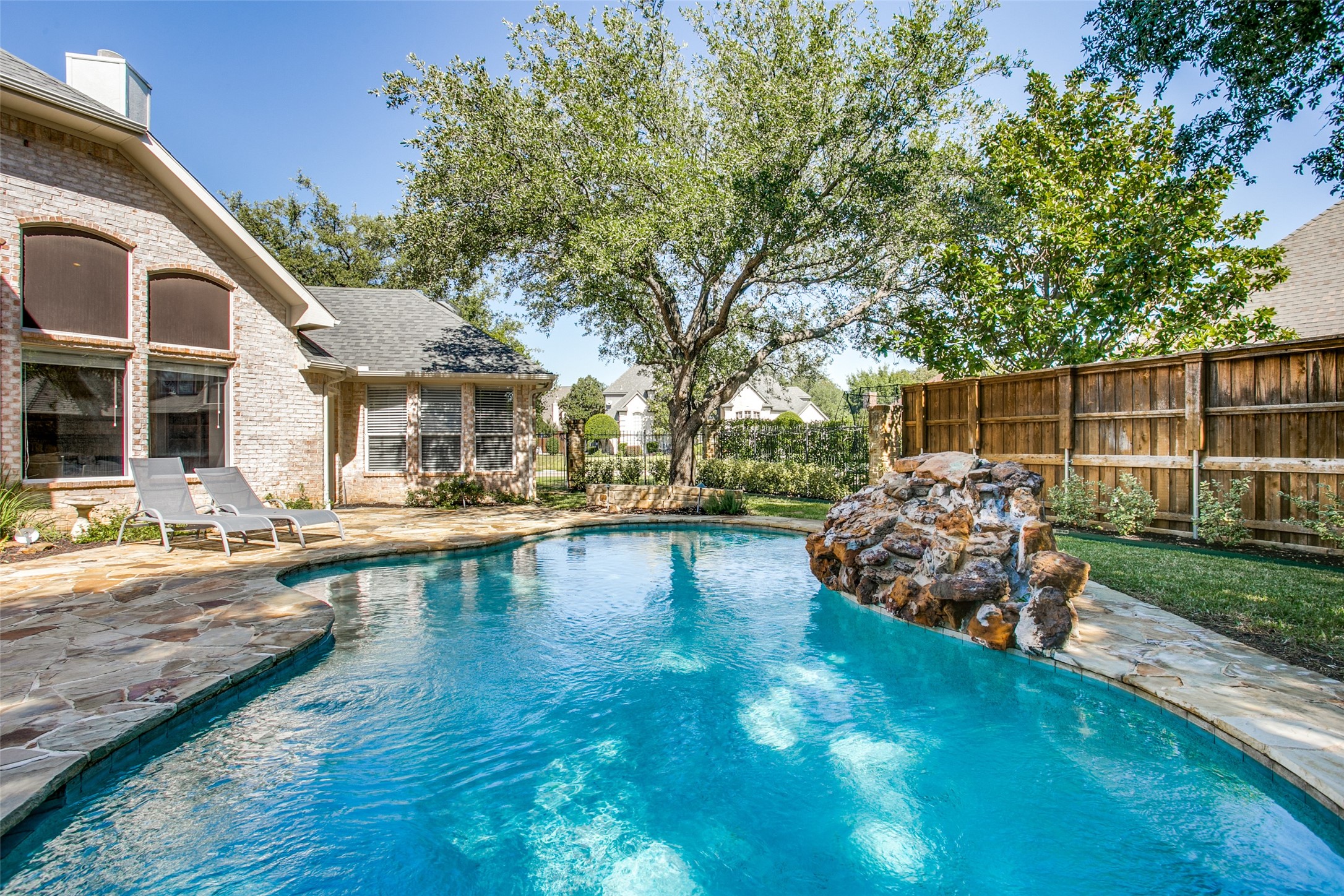 801 Shorecrest Drive