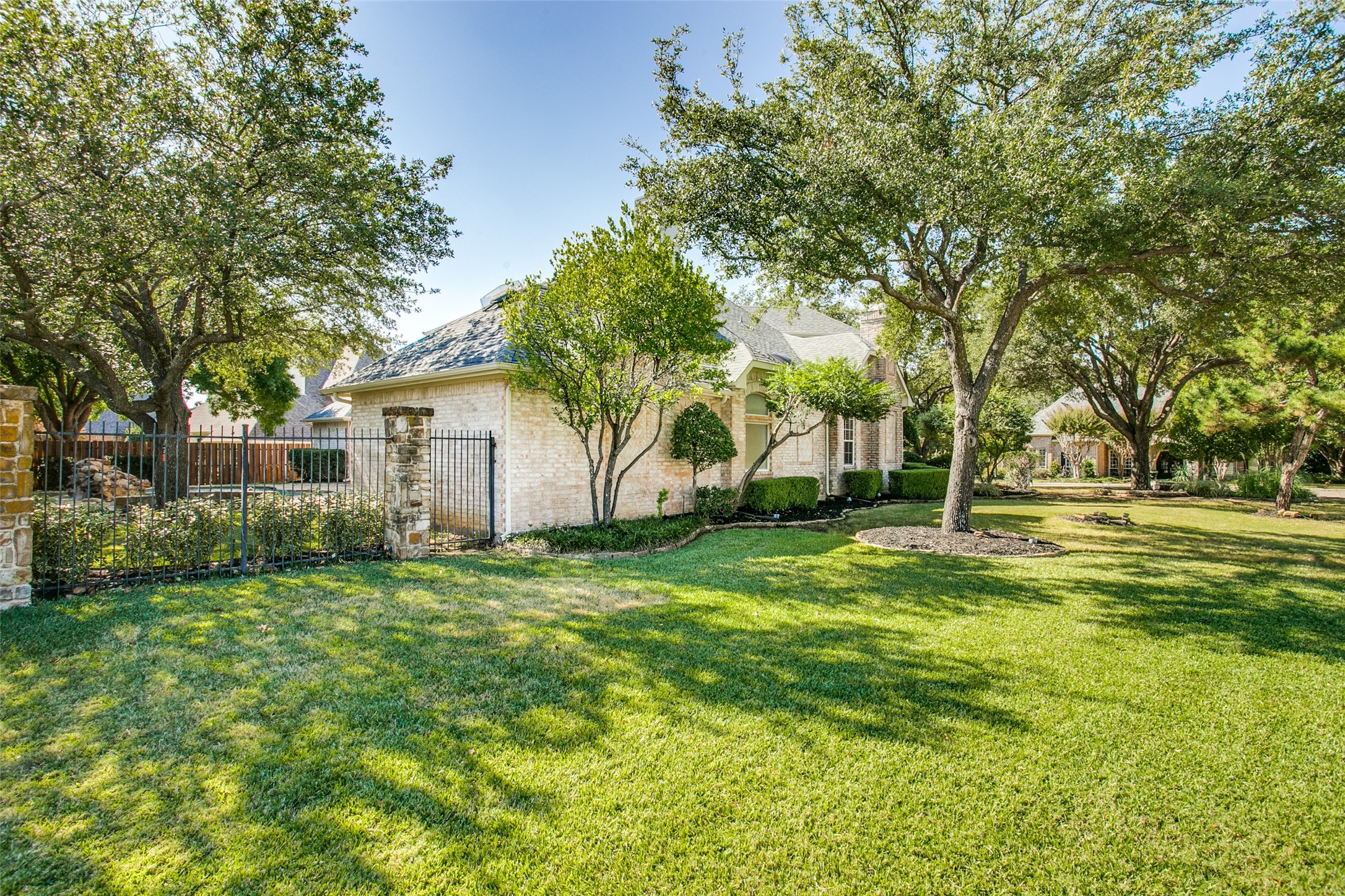 801 Shorecrest Drive