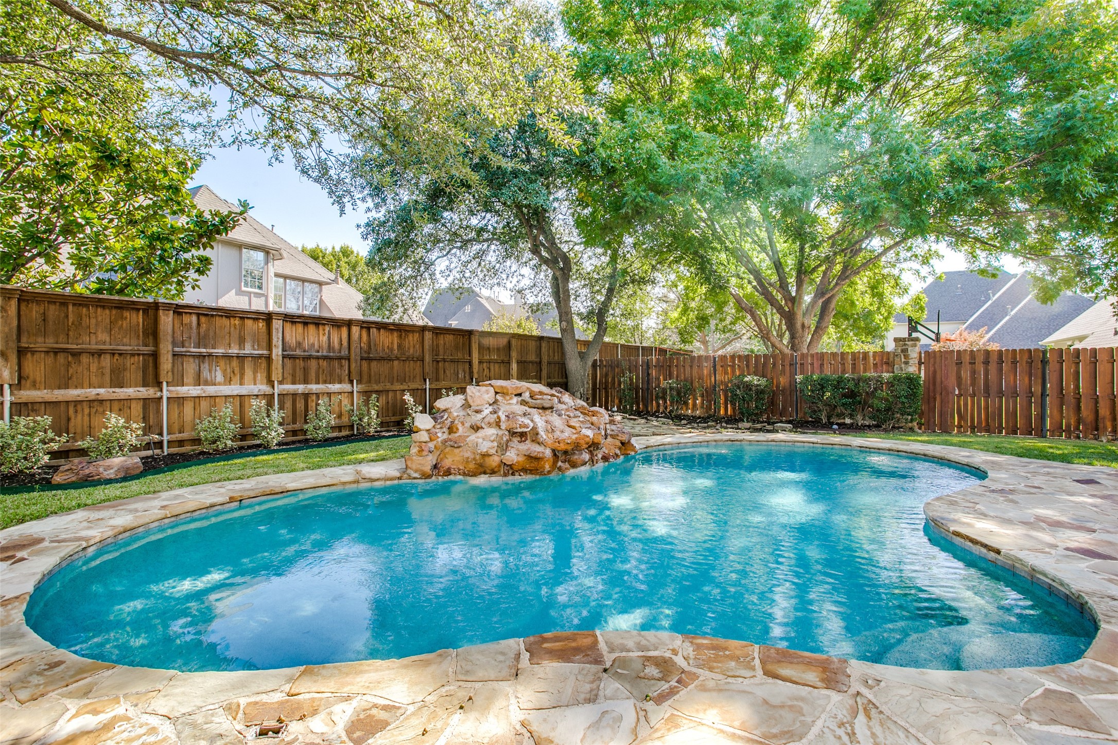 801 Shorecrest Drive