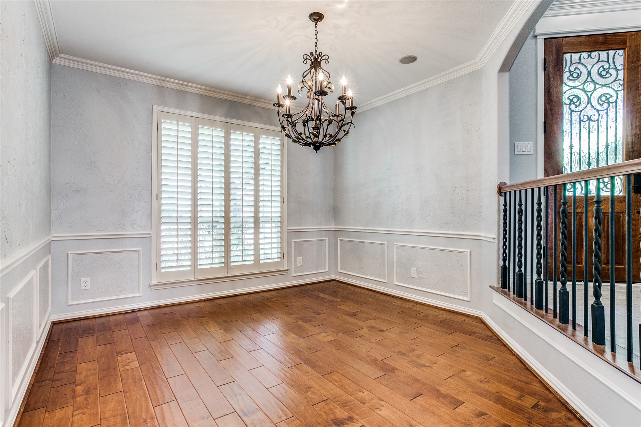801 Shorecrest Drive