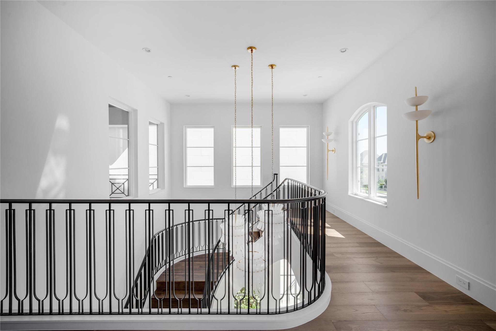1824 Riviera Lane